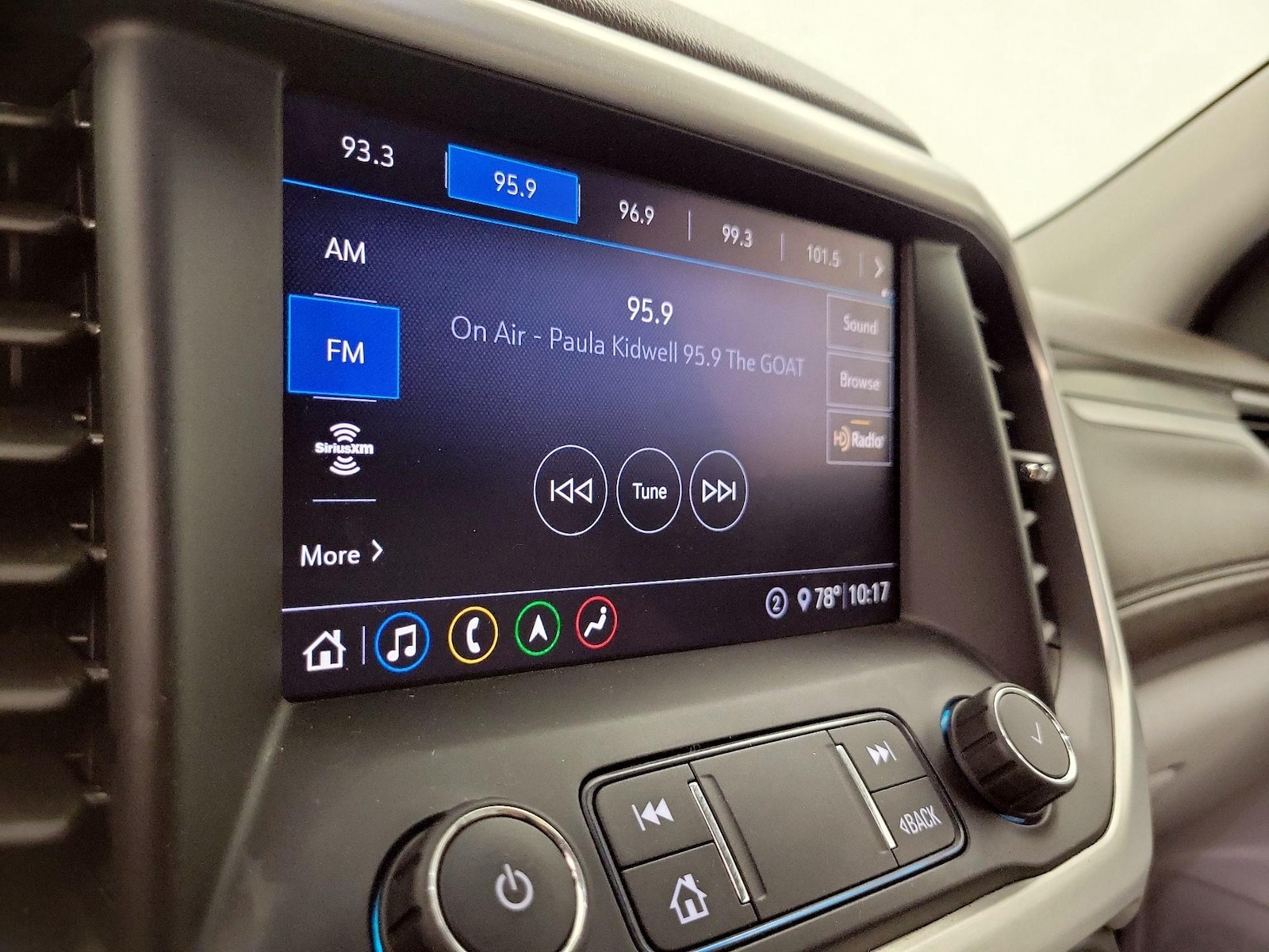 2020 GMC Acadia SLT - Photo 17
