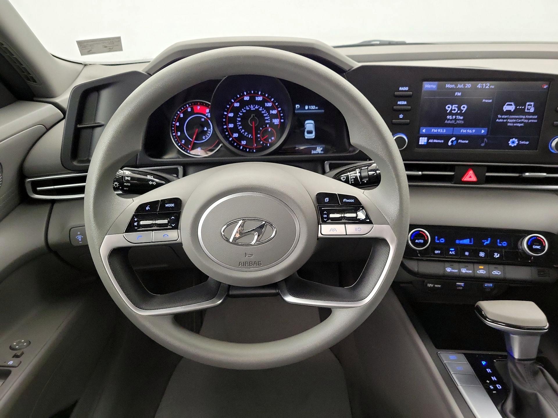 Thumbnail: 2023 Hyundai Elantra - 10