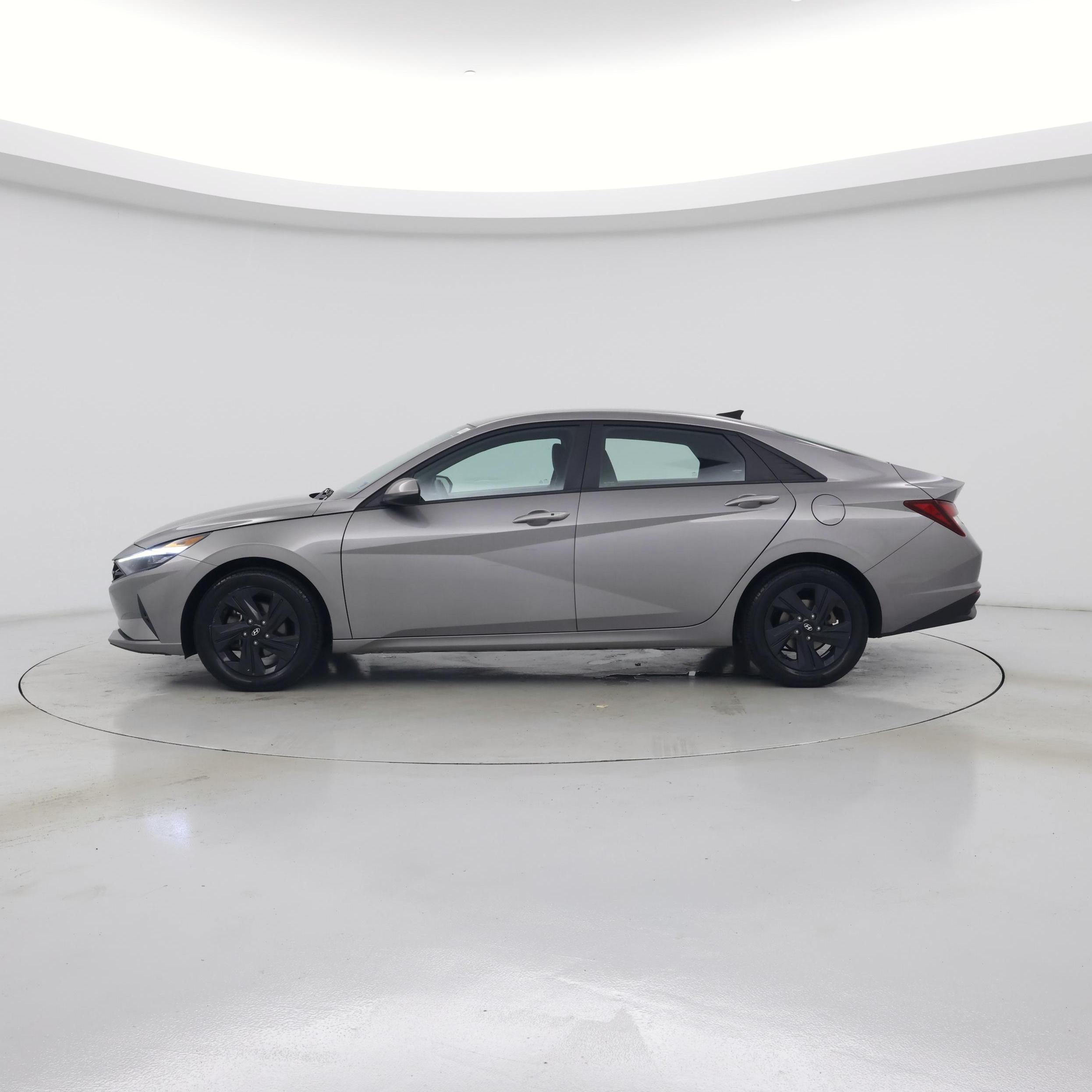 Thumbnail: 2023 Hyundai Elantra - 3