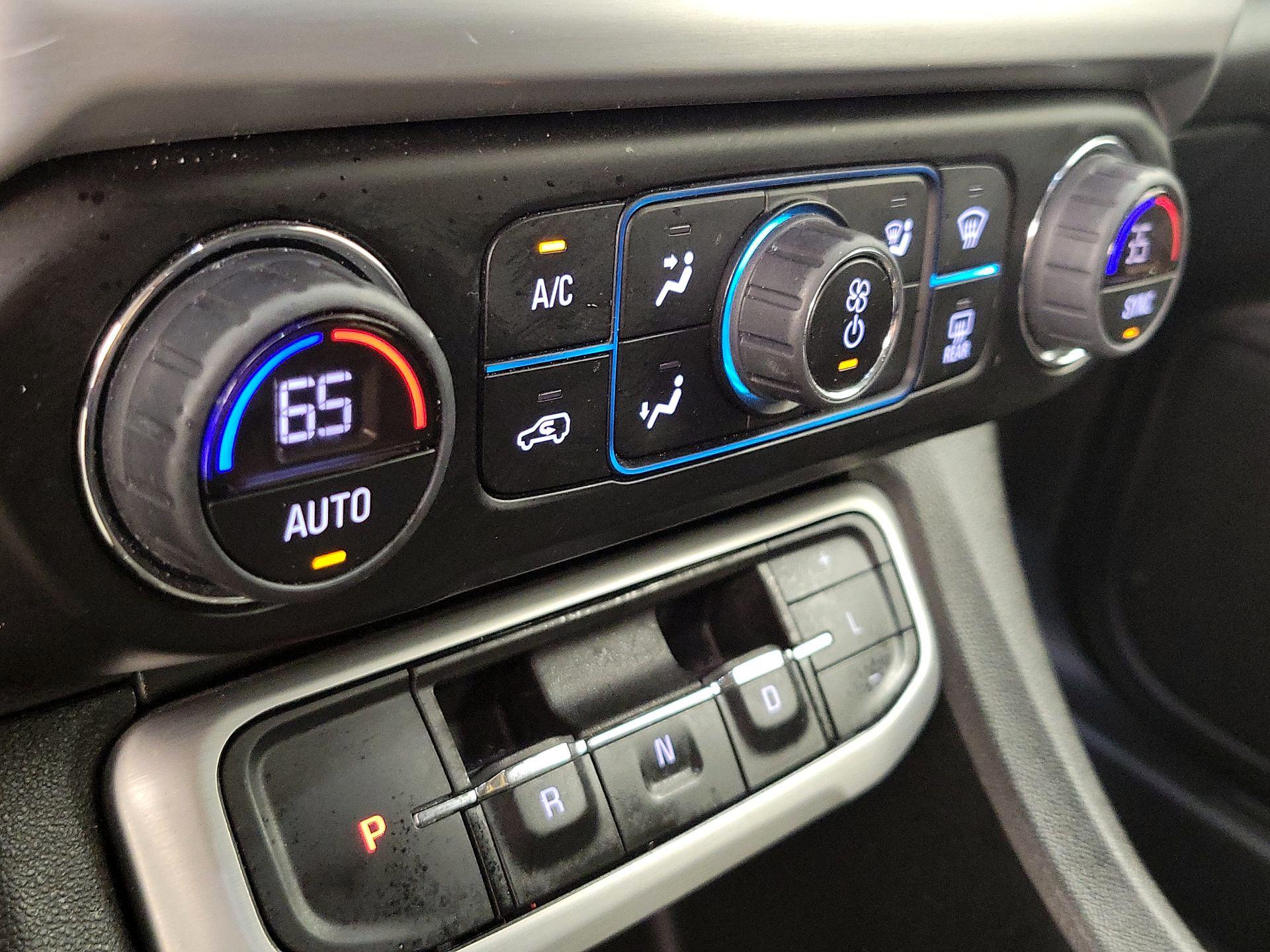 Thumbnail: 2023 GMC Acadia - 16