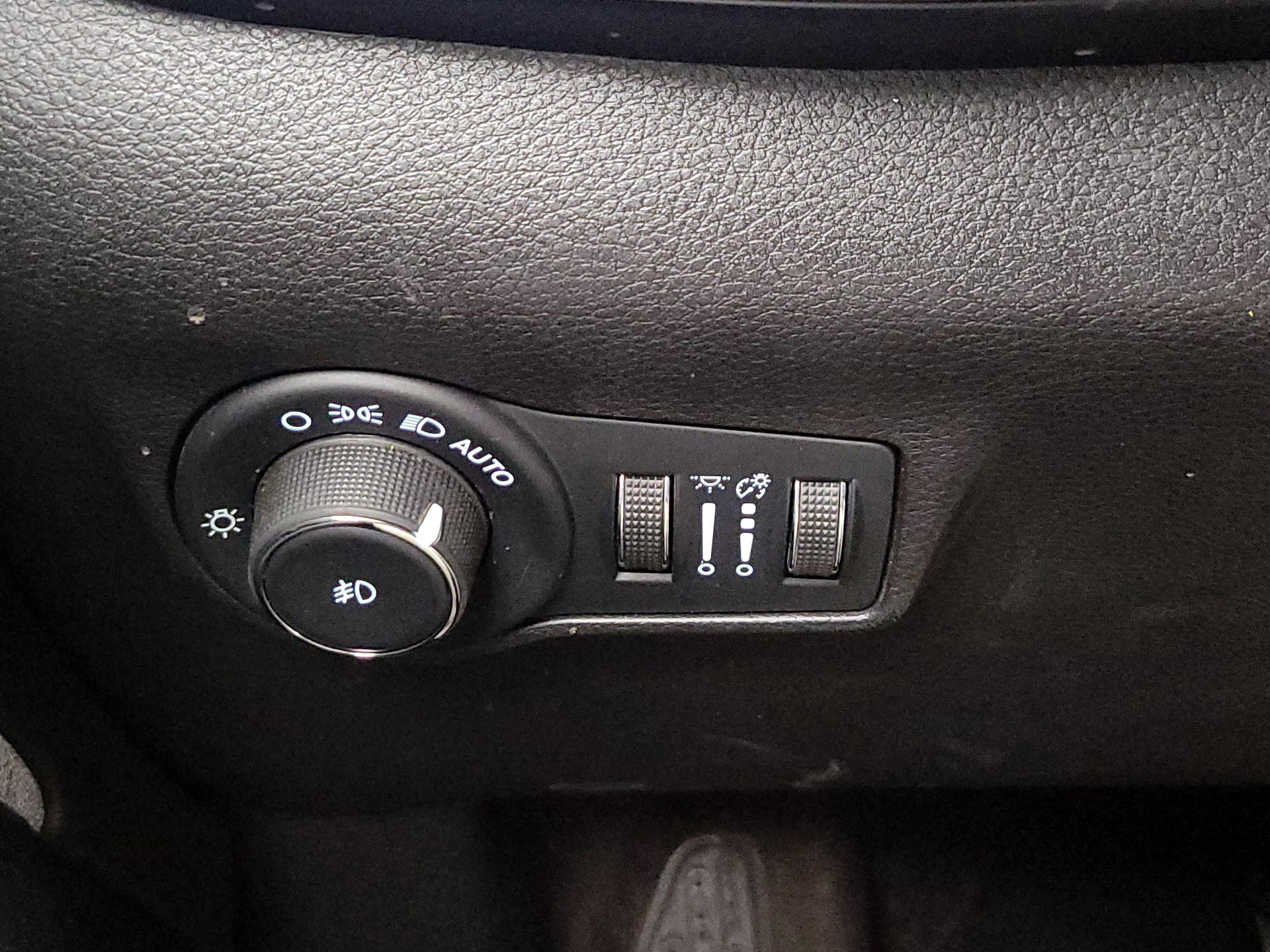 Thumbnail: 2022 Jeep Compass - 13