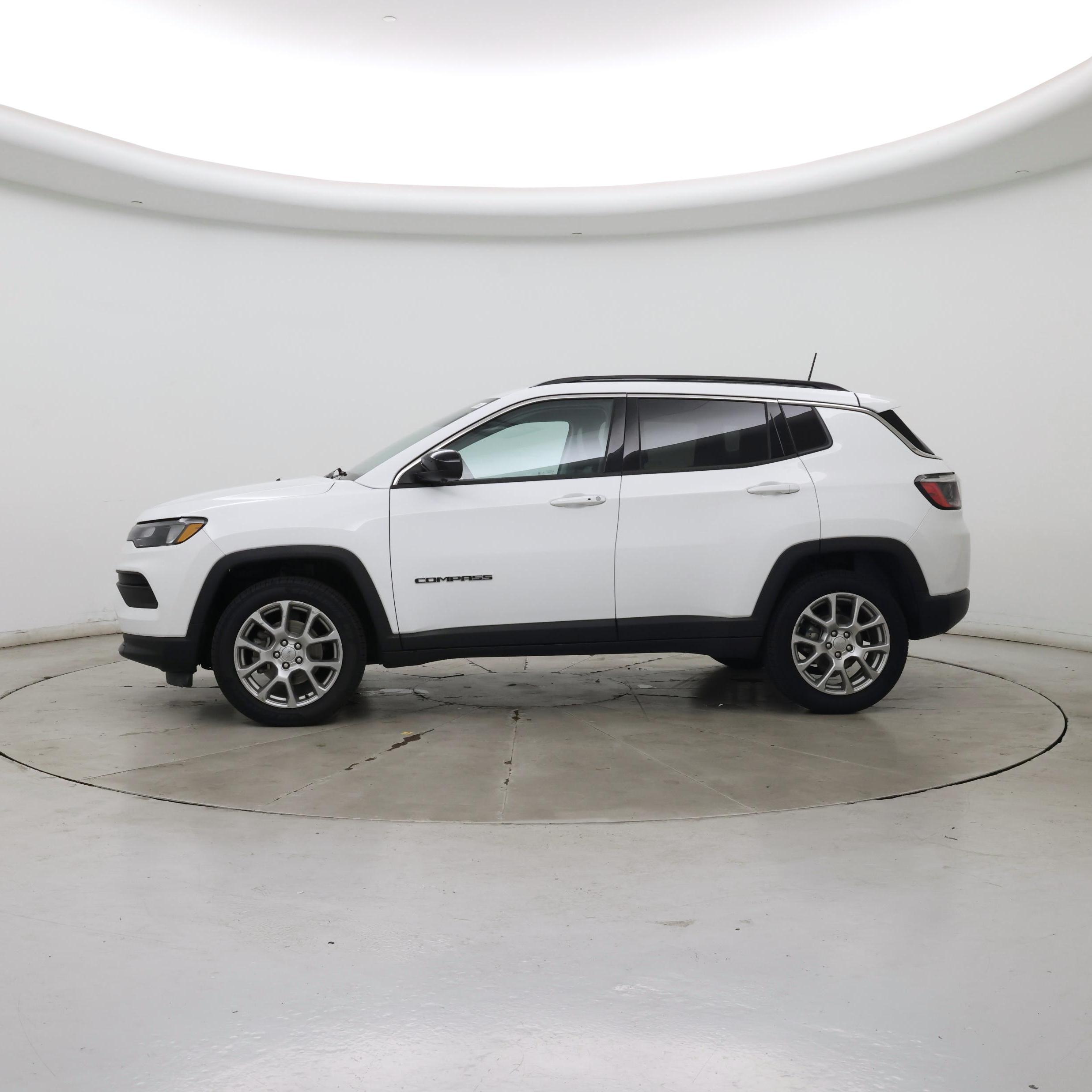Thumbnail: 2022 Jeep Compass - 3