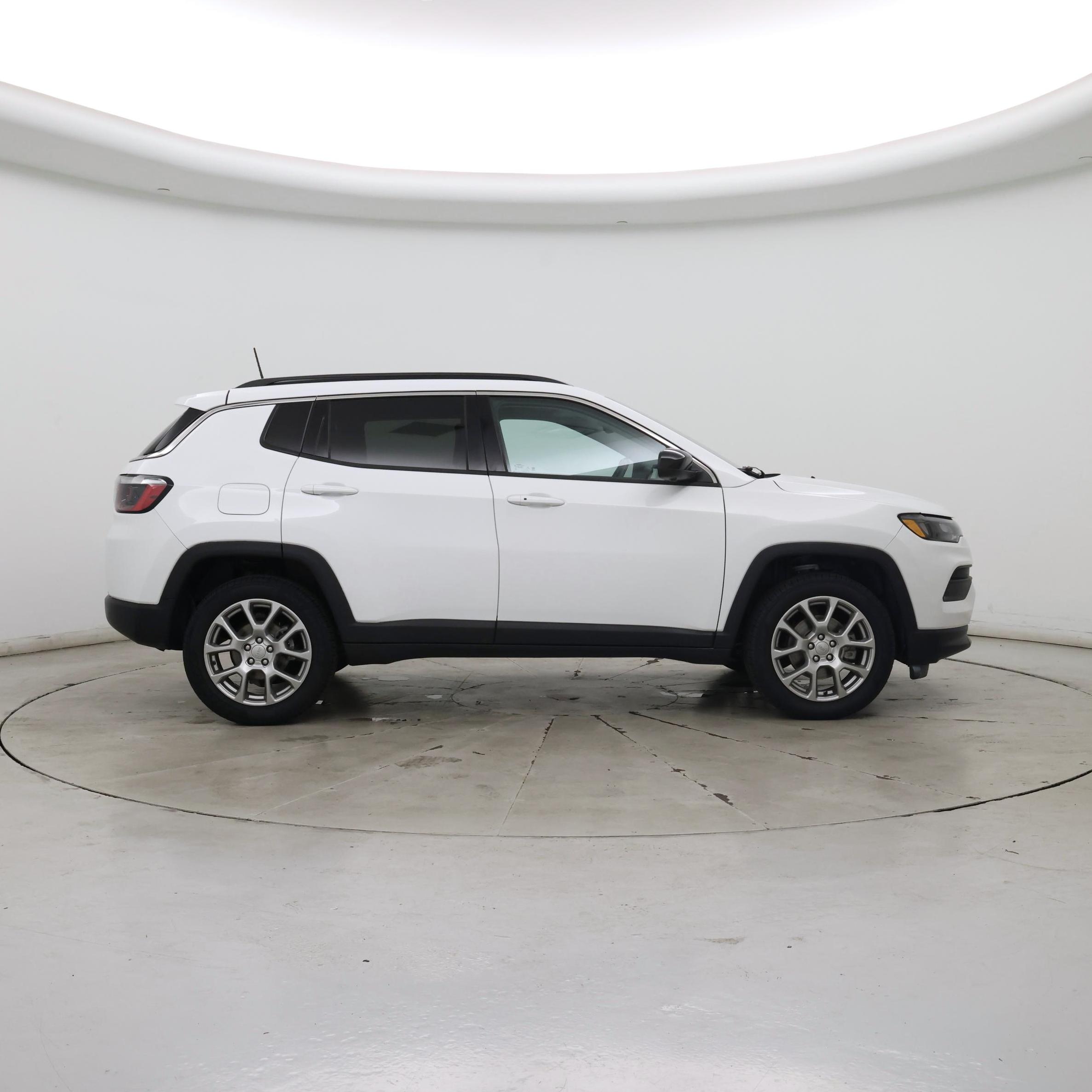 Thumbnail: 2022 Jeep Compass - 7