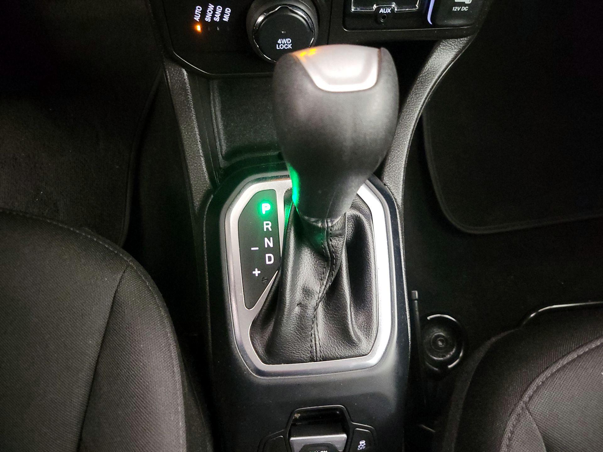 Thumbnail: 2021 Jeep Renegade - 17