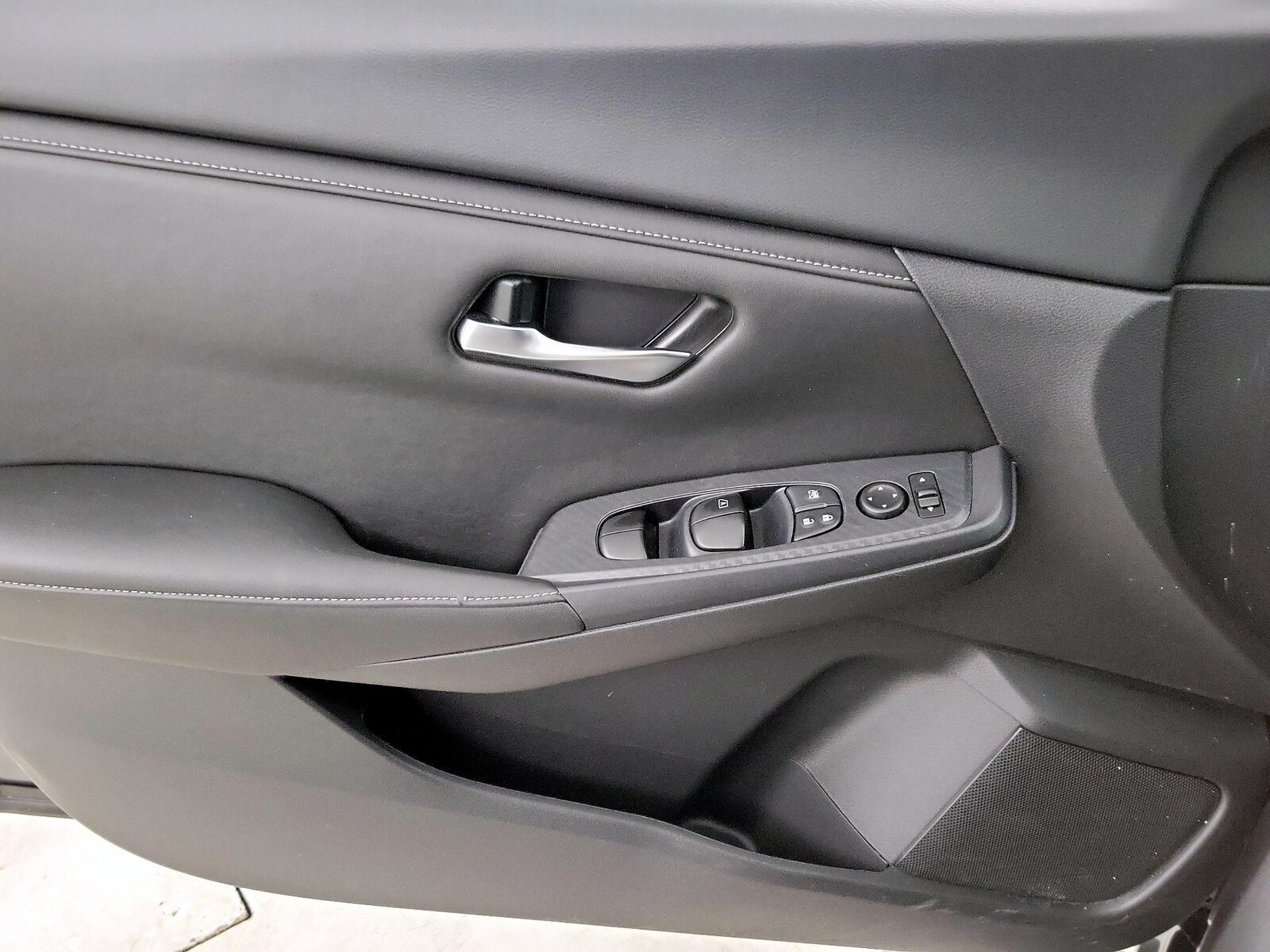 2024 Nissan Sentra SV - Photo 13