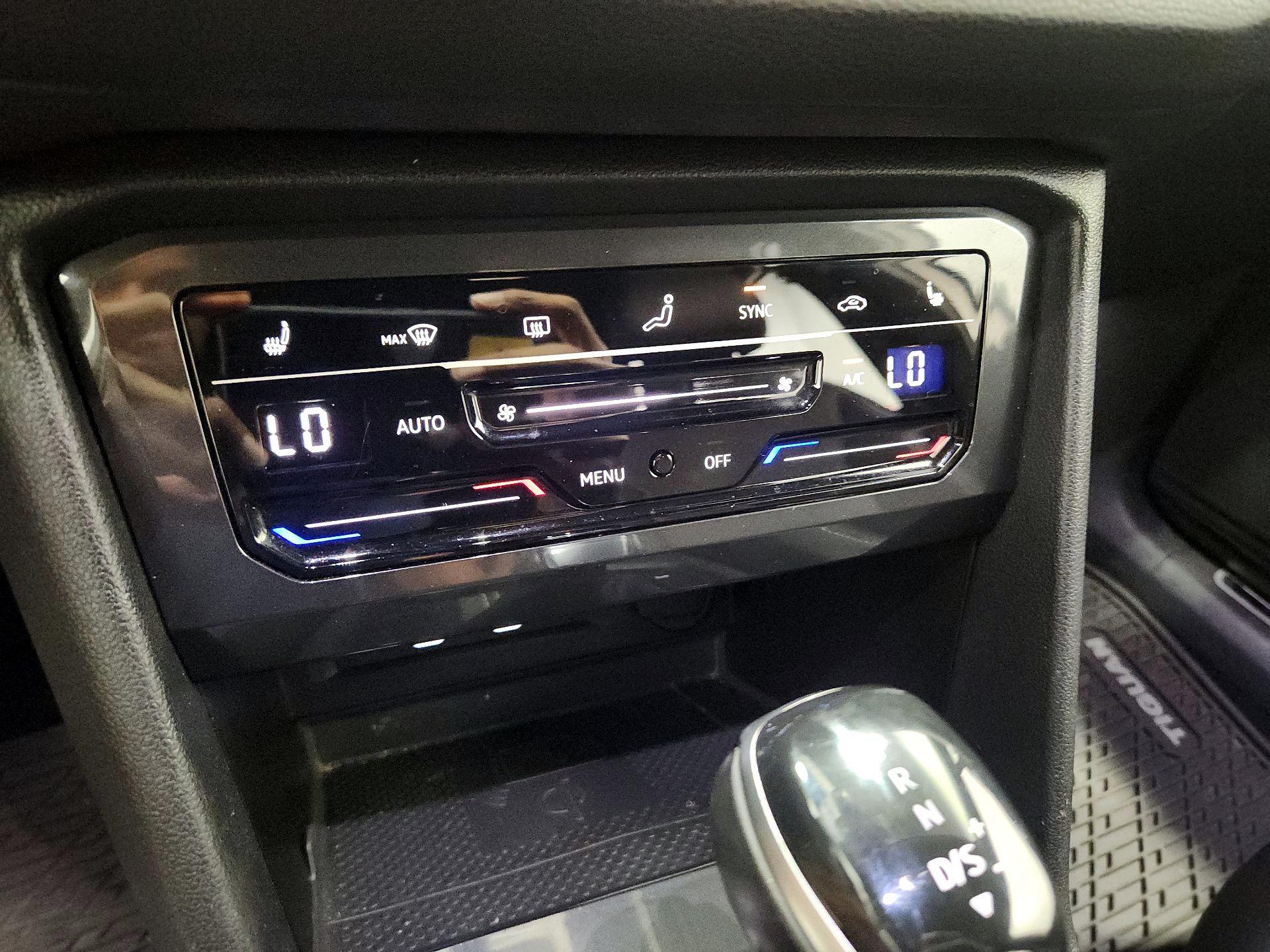 Thumbnail: 2022 Volkswagen Tiguan - 16
