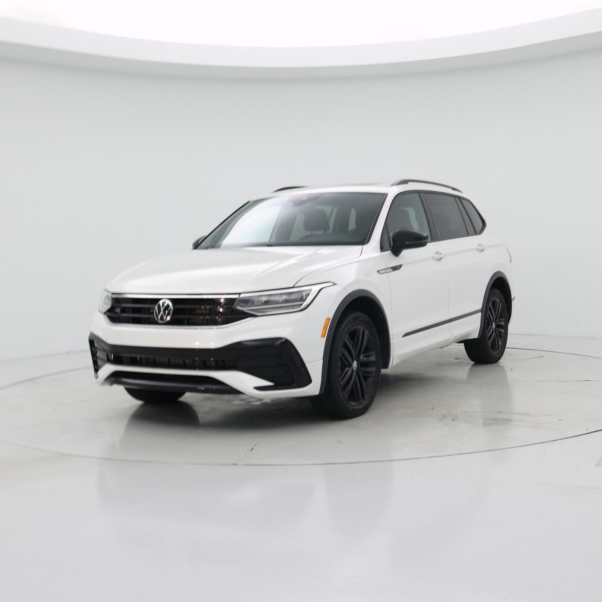Thumbnail: 2022 Volkswagen Tiguan - 4