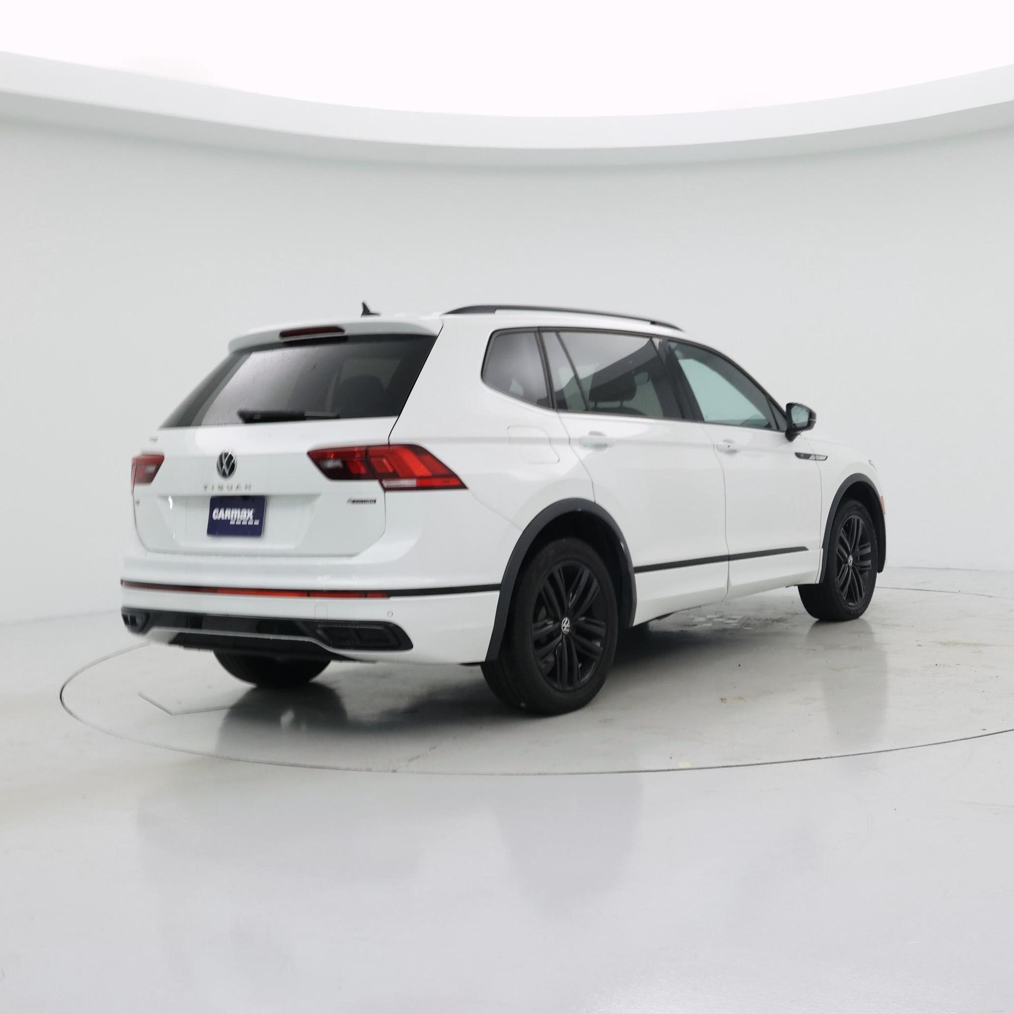 Thumbnail: 2022 Volkswagen Tiguan - 8