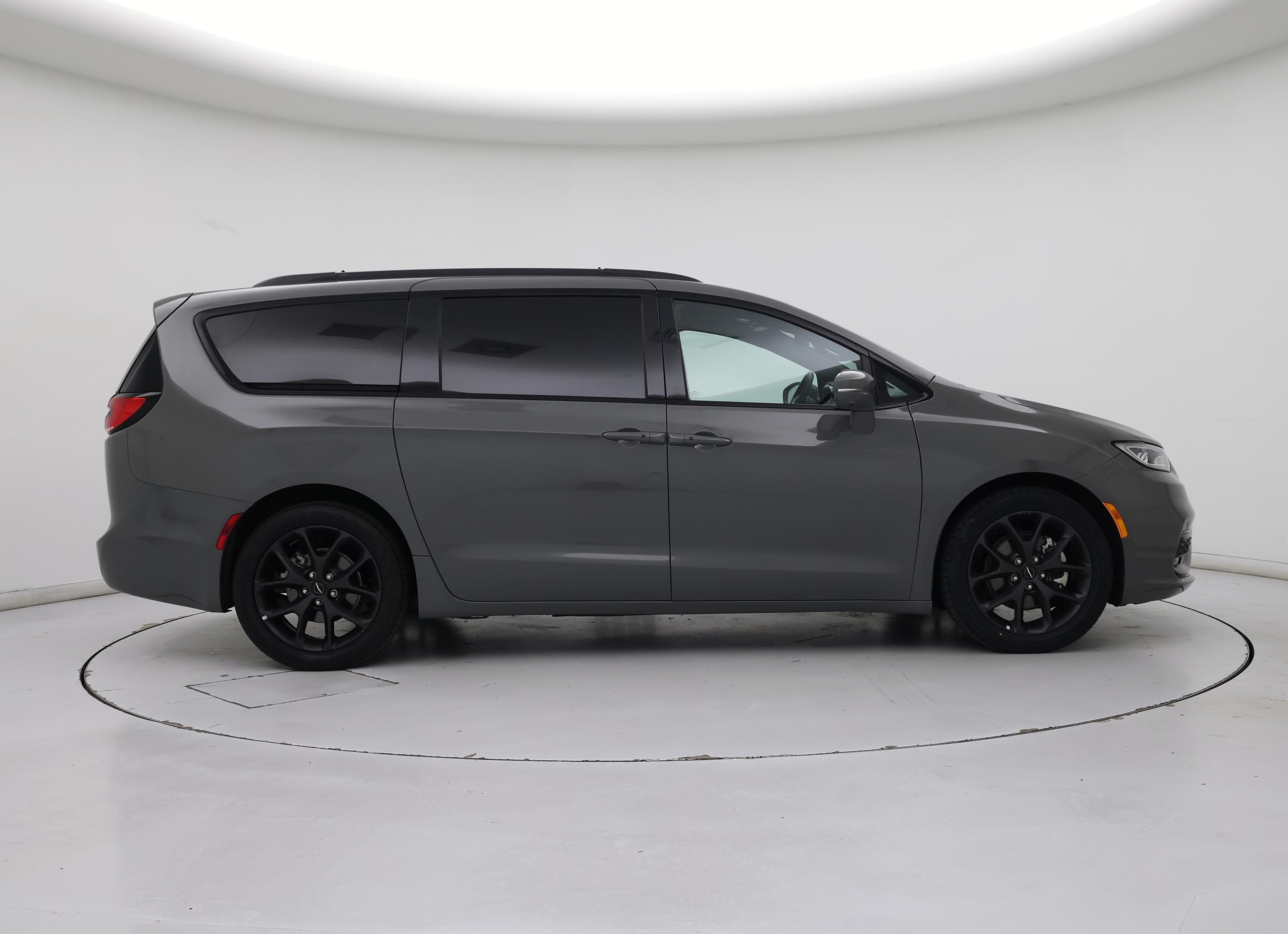 Thumbnail: 2022 Chrysler Pacifica - 7