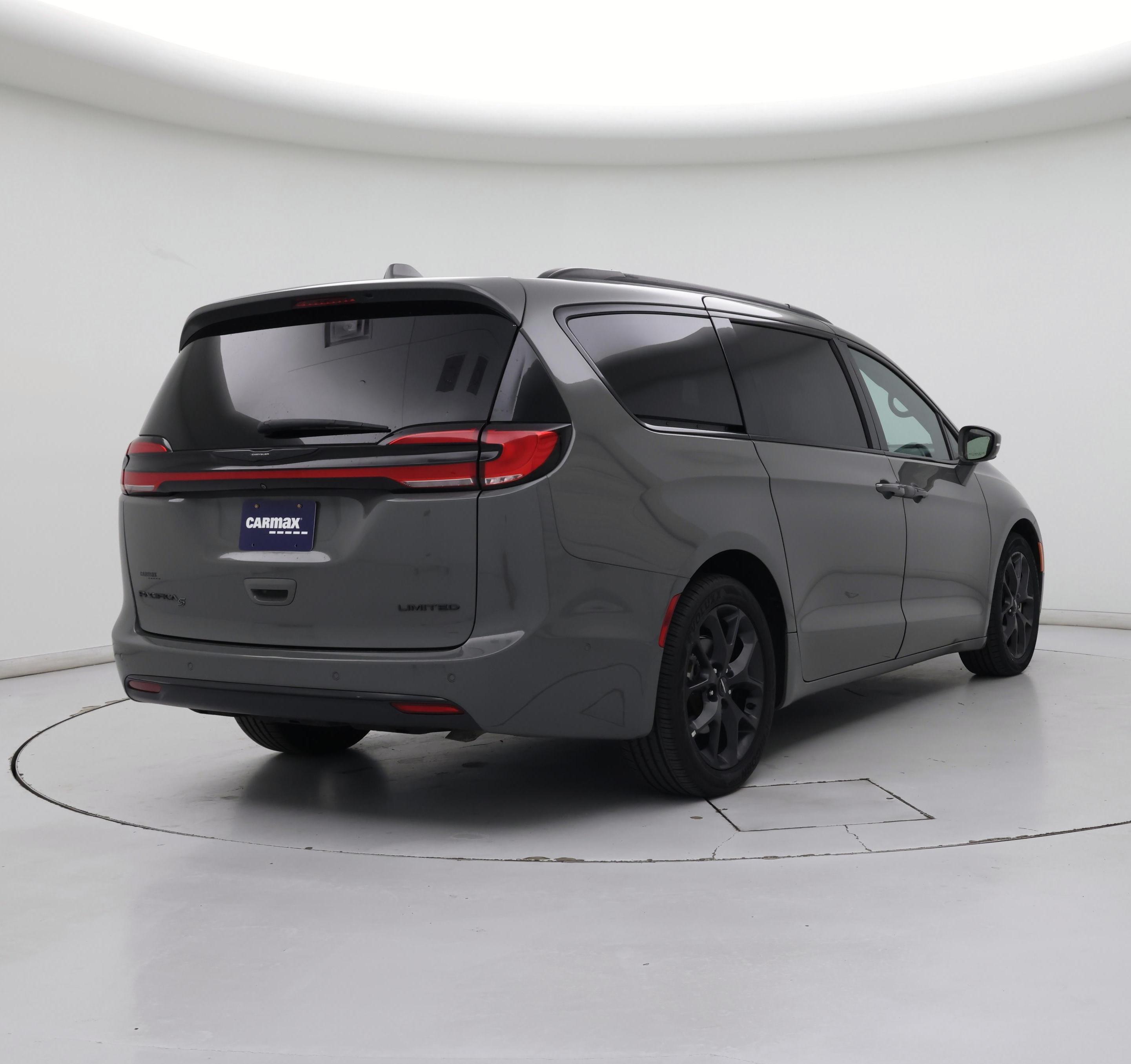 Thumbnail: 2022 Chrysler Pacifica - 8