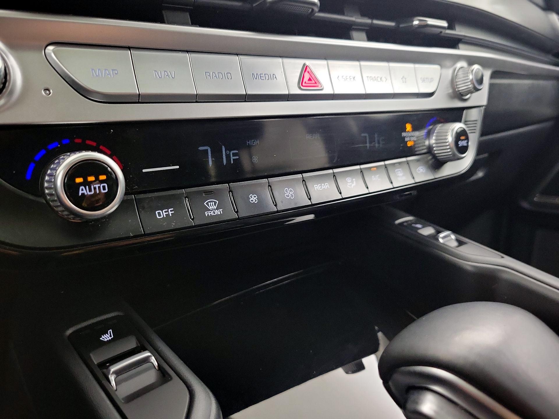 Thumbnail: 2023 Kia Telluride - 17