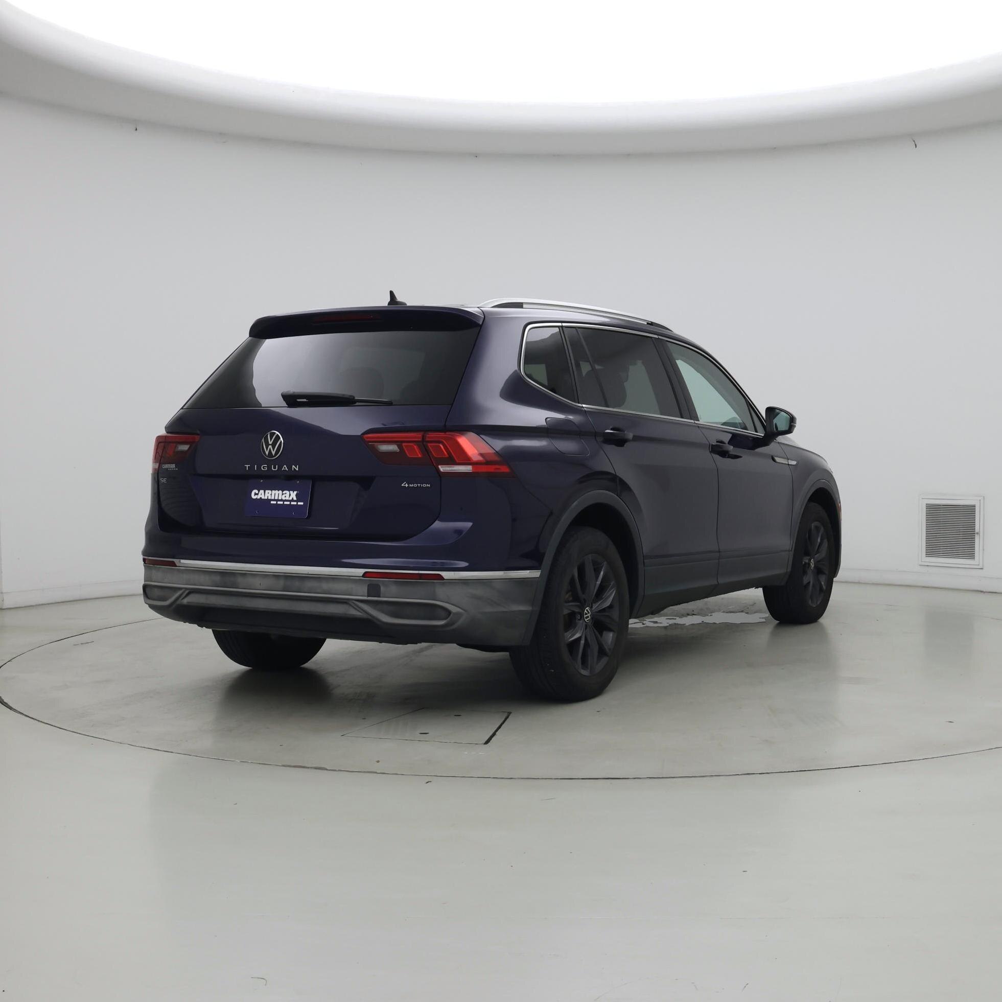 Thumbnail: 2022 Volkswagen Tiguan - 8
