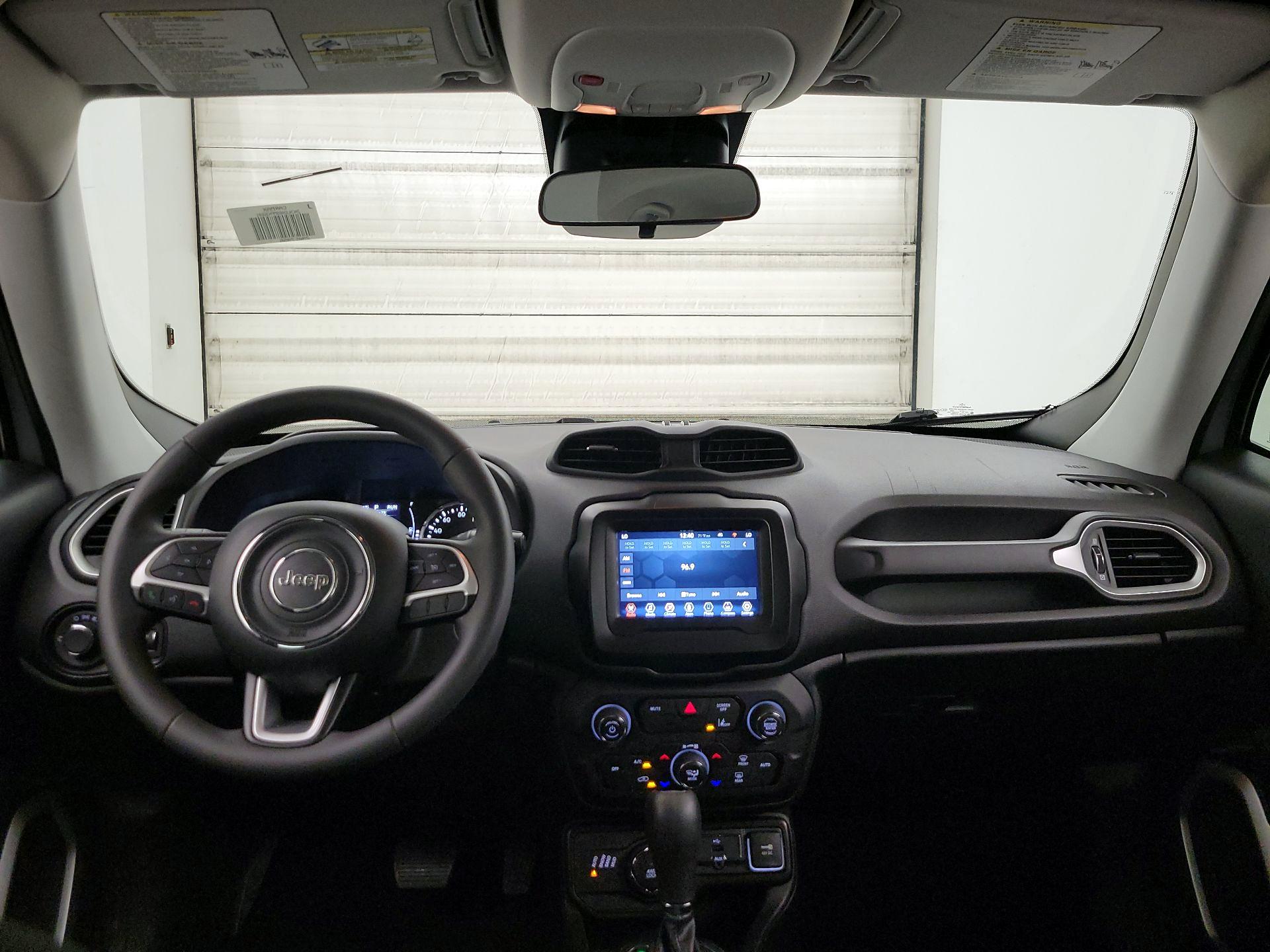 Thumbnail: 2021 Jeep Renegade - 9