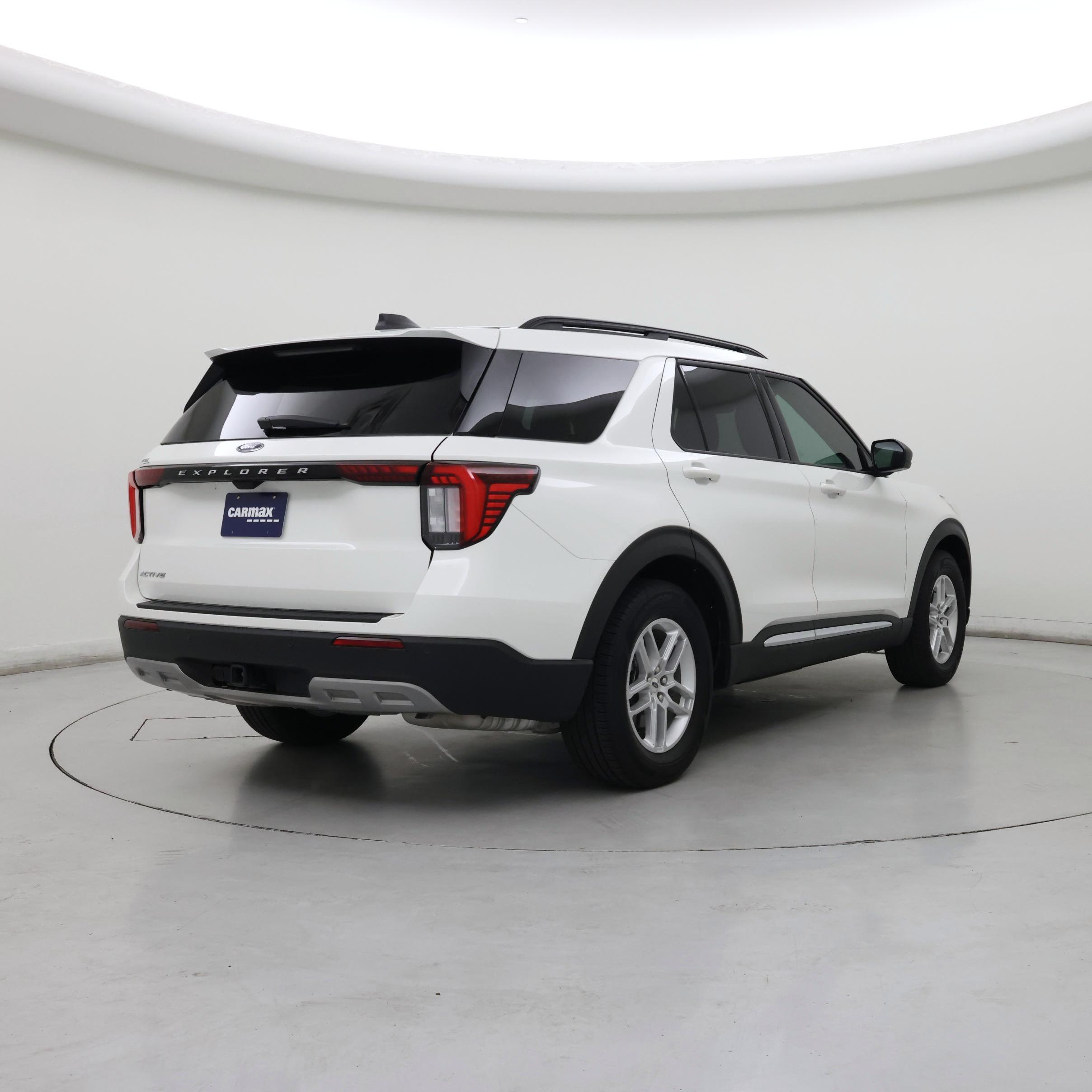 Thumbnail: 2025 Ford Explorer - 8