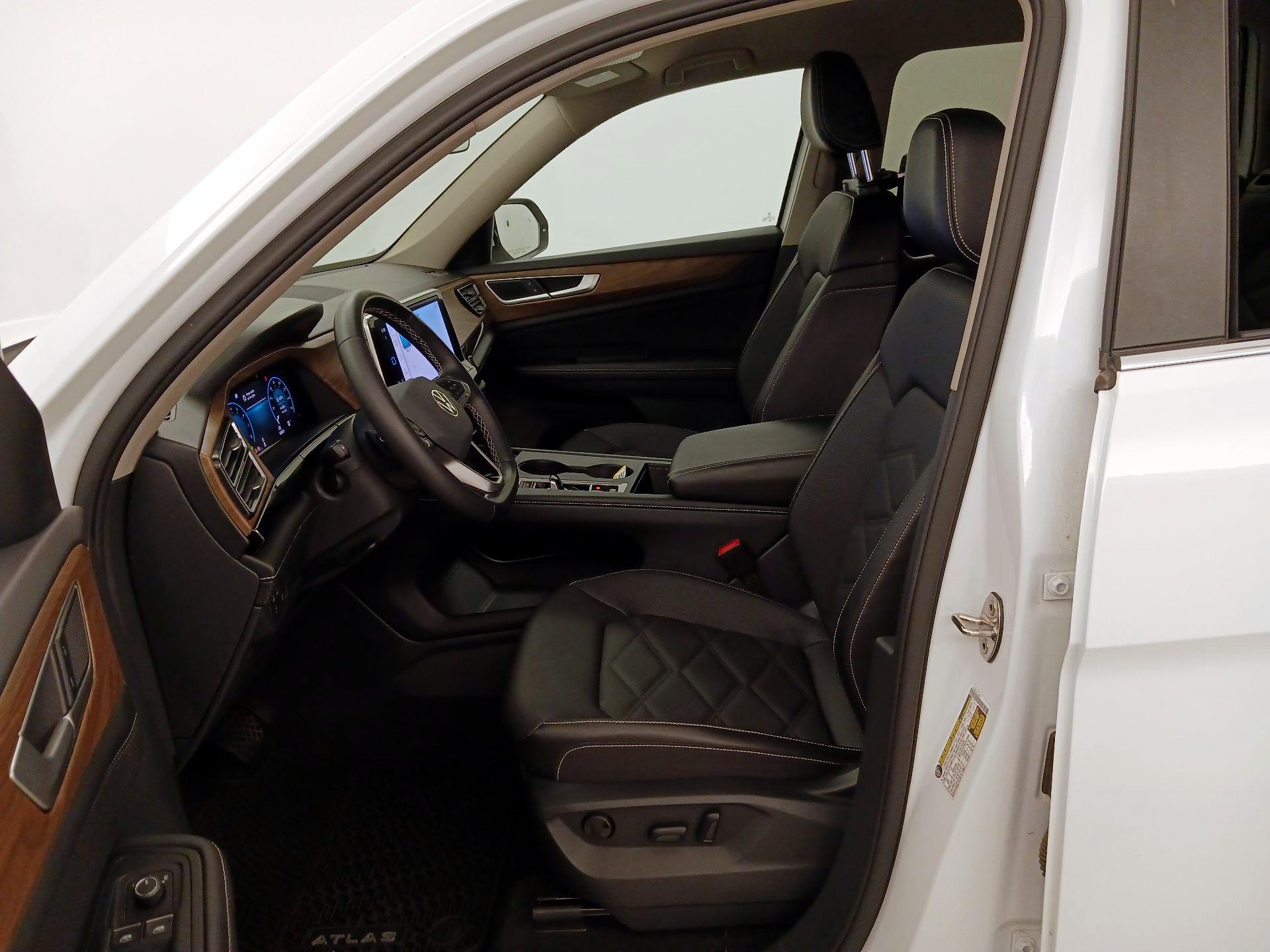 Thumbnail: 2024 Volkswagen Atlas - 11