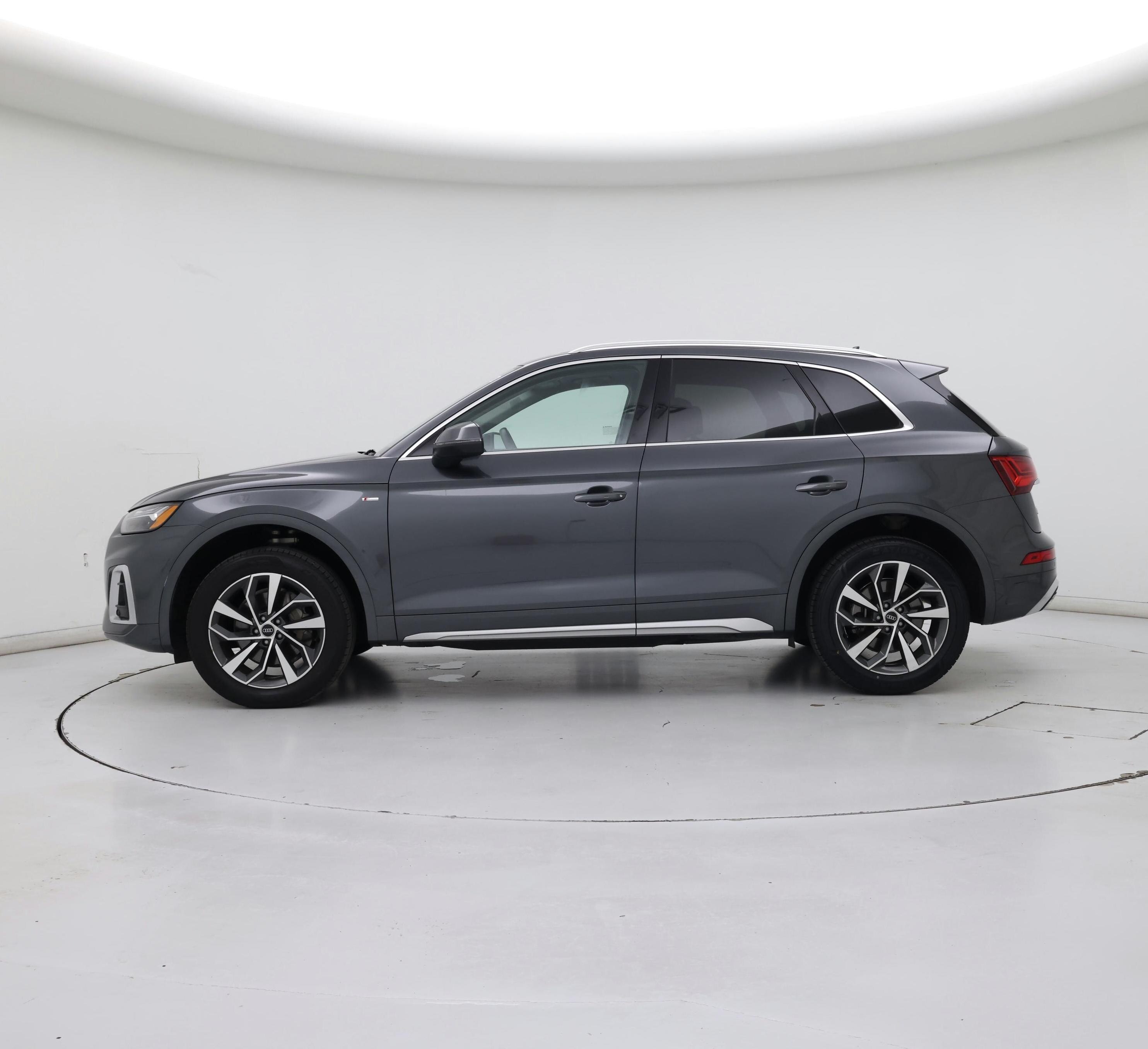 Thumbnail: 2023 Audi Q5 - 3