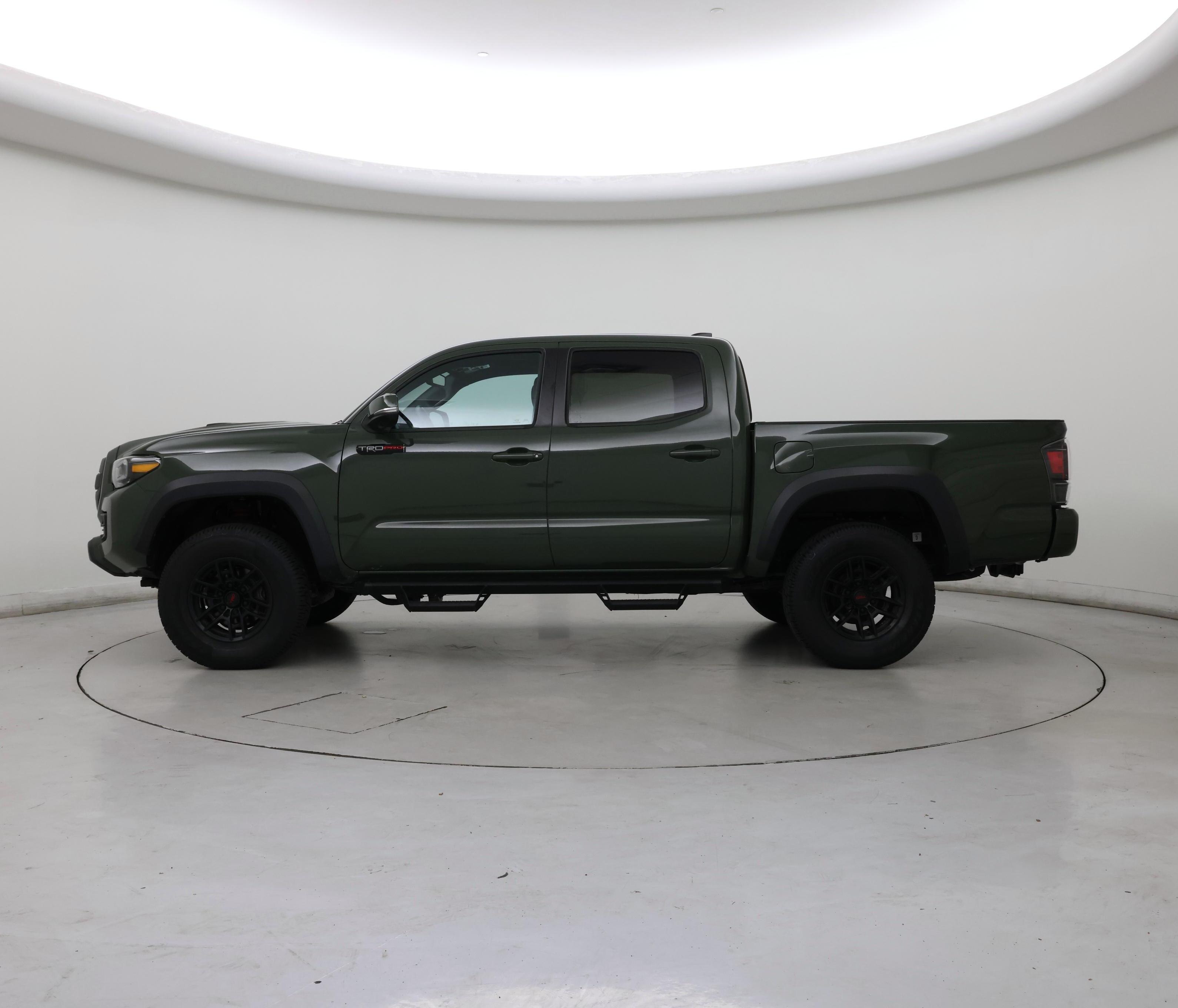 Thumbnail: 2020 Toyota Tacoma - 3