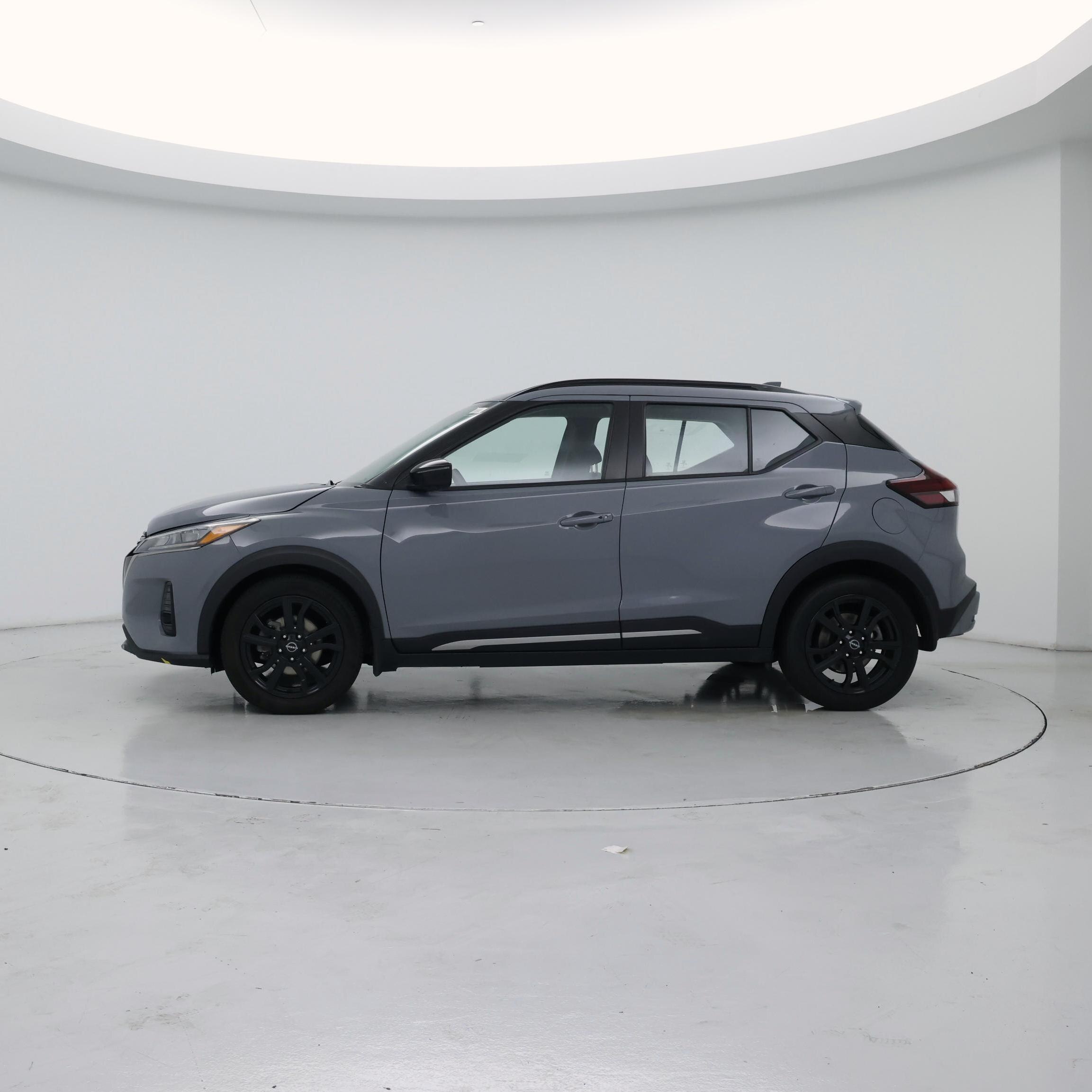 Thumbnail: 2023 Nissan Kicks - 3