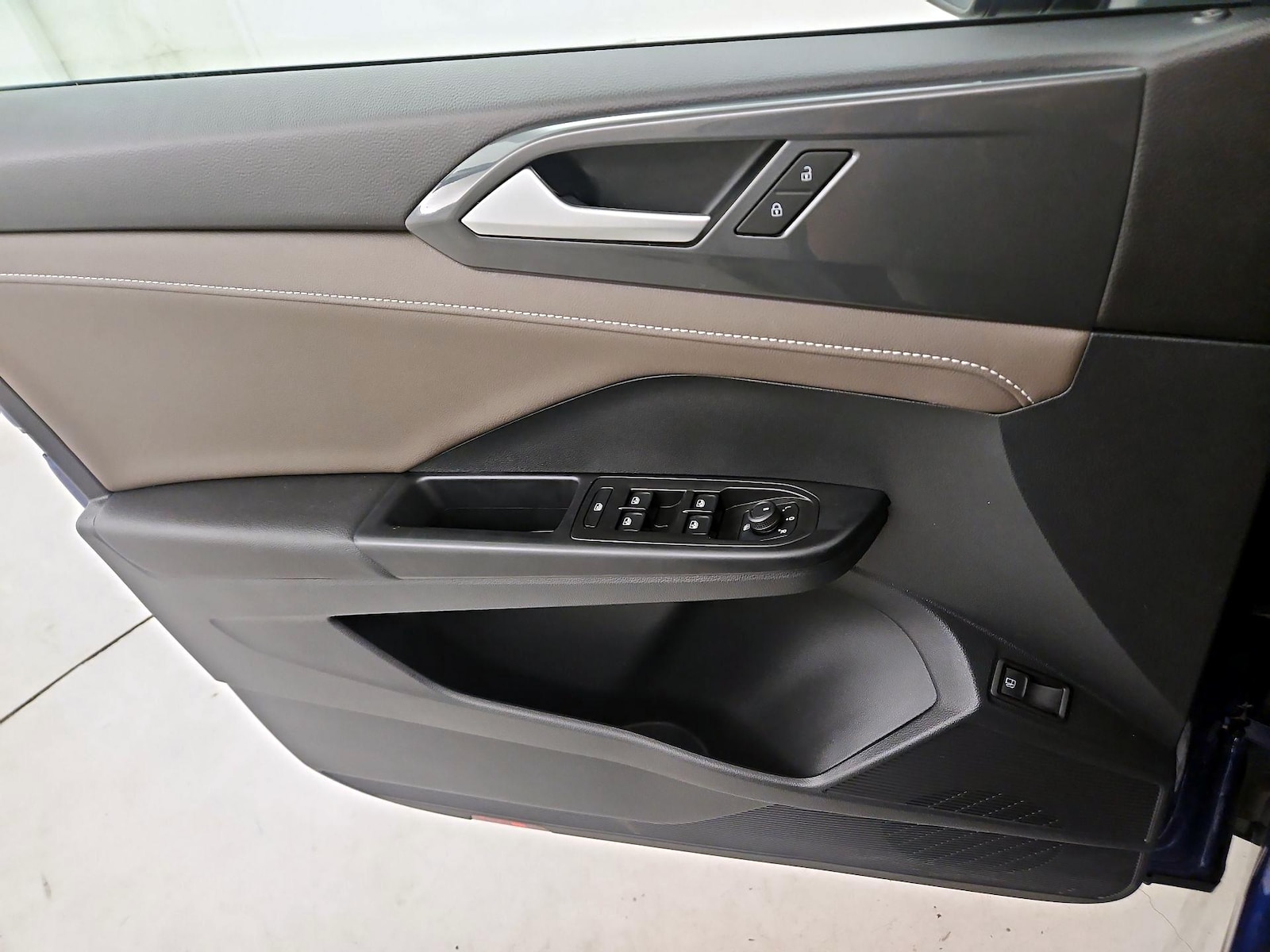 2023 Volkswagen Taos SEL - Photo 13