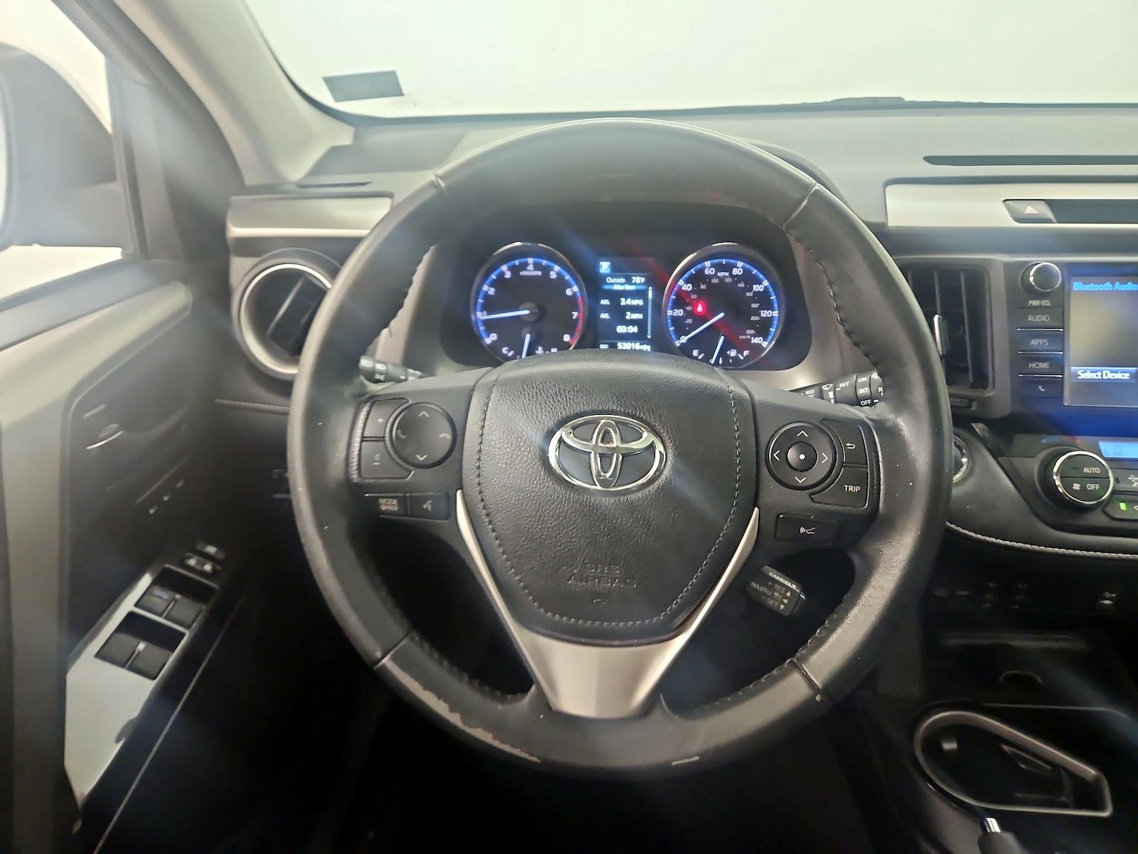 2017 Toyota RAV4 Limited - Photo 11