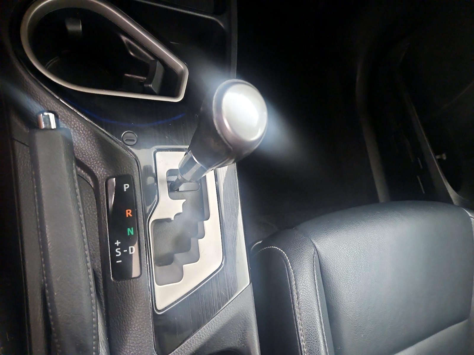 2017 Toyota RAV4 Limited - Photo 17