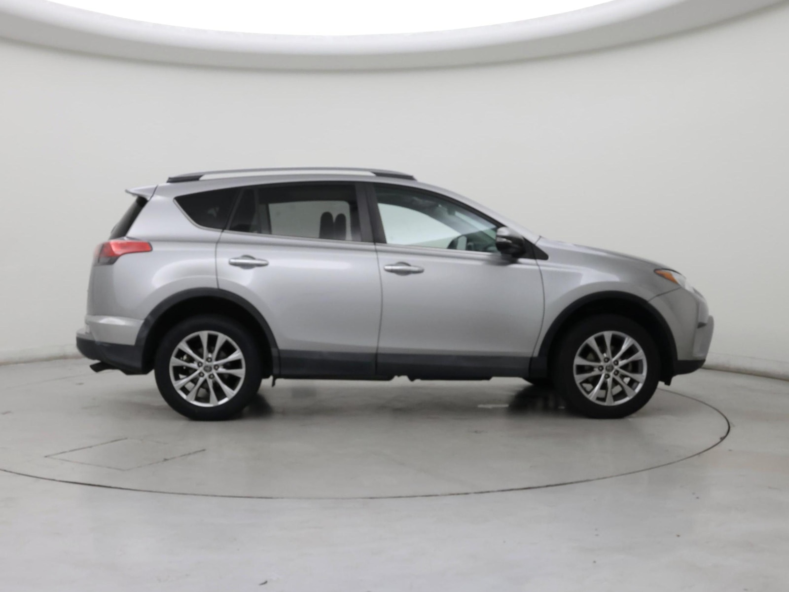 2017 Toyota RAV4 Limited - Photo 8