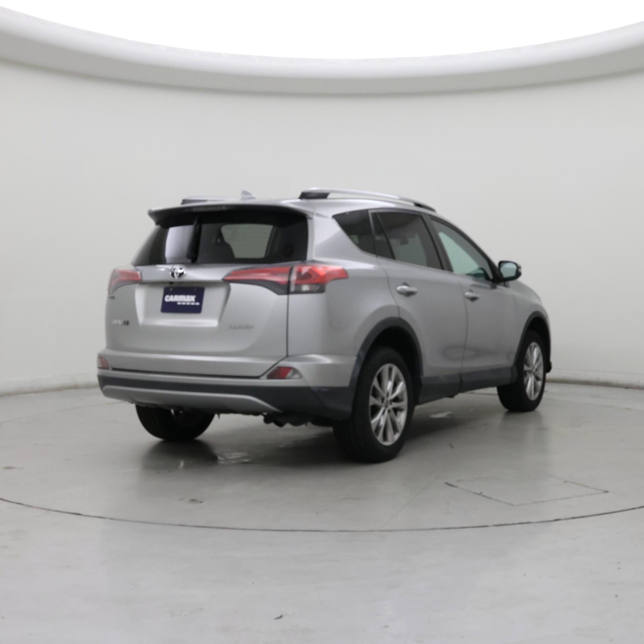 Thumbnail: 2017 Toyota RAV4 - 8
