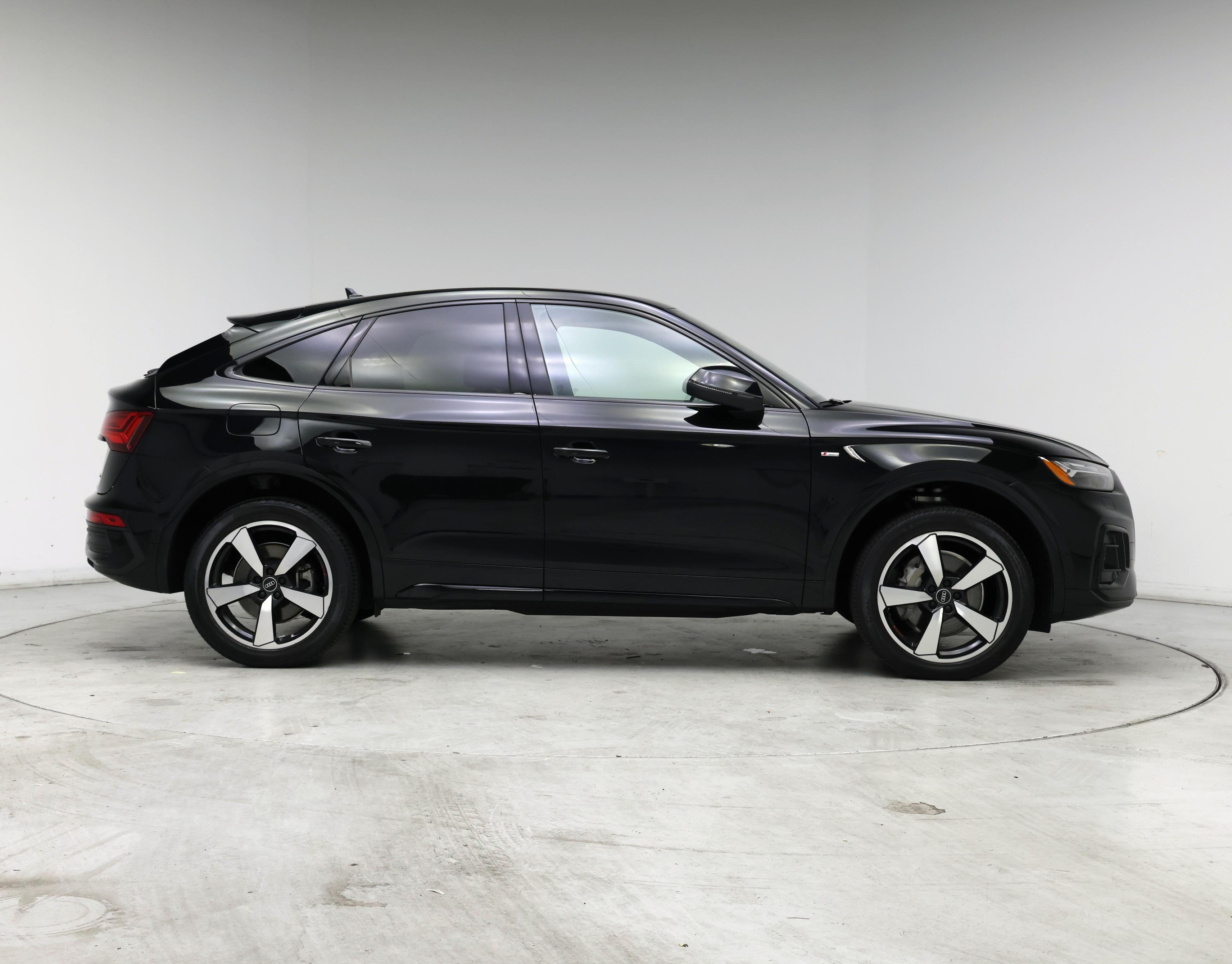 Thumbnail: 2023 Audi Q5 - 7