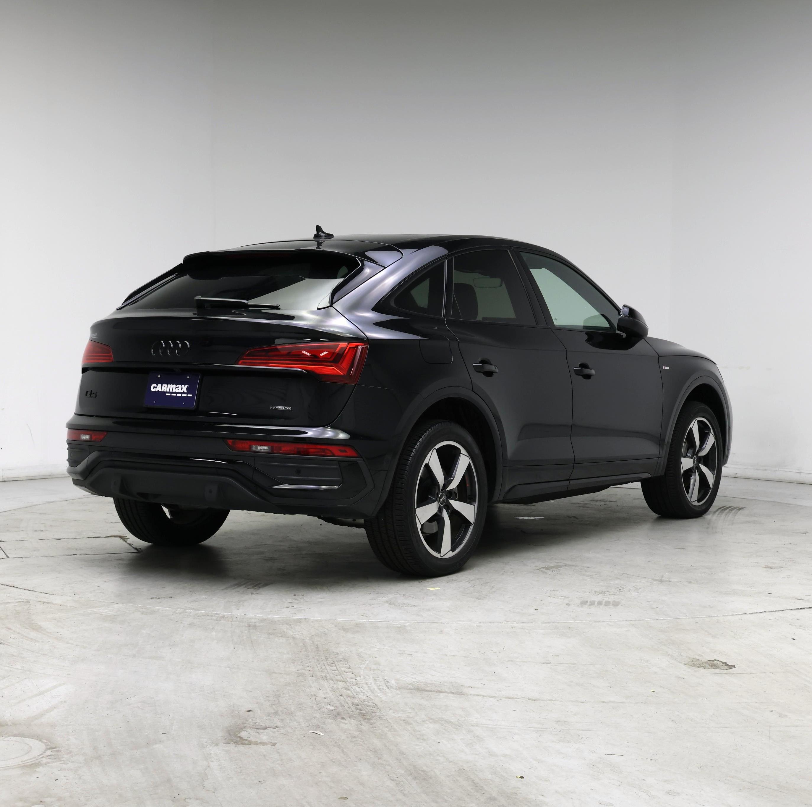 Thumbnail: 2023 Audi Q5 - 8