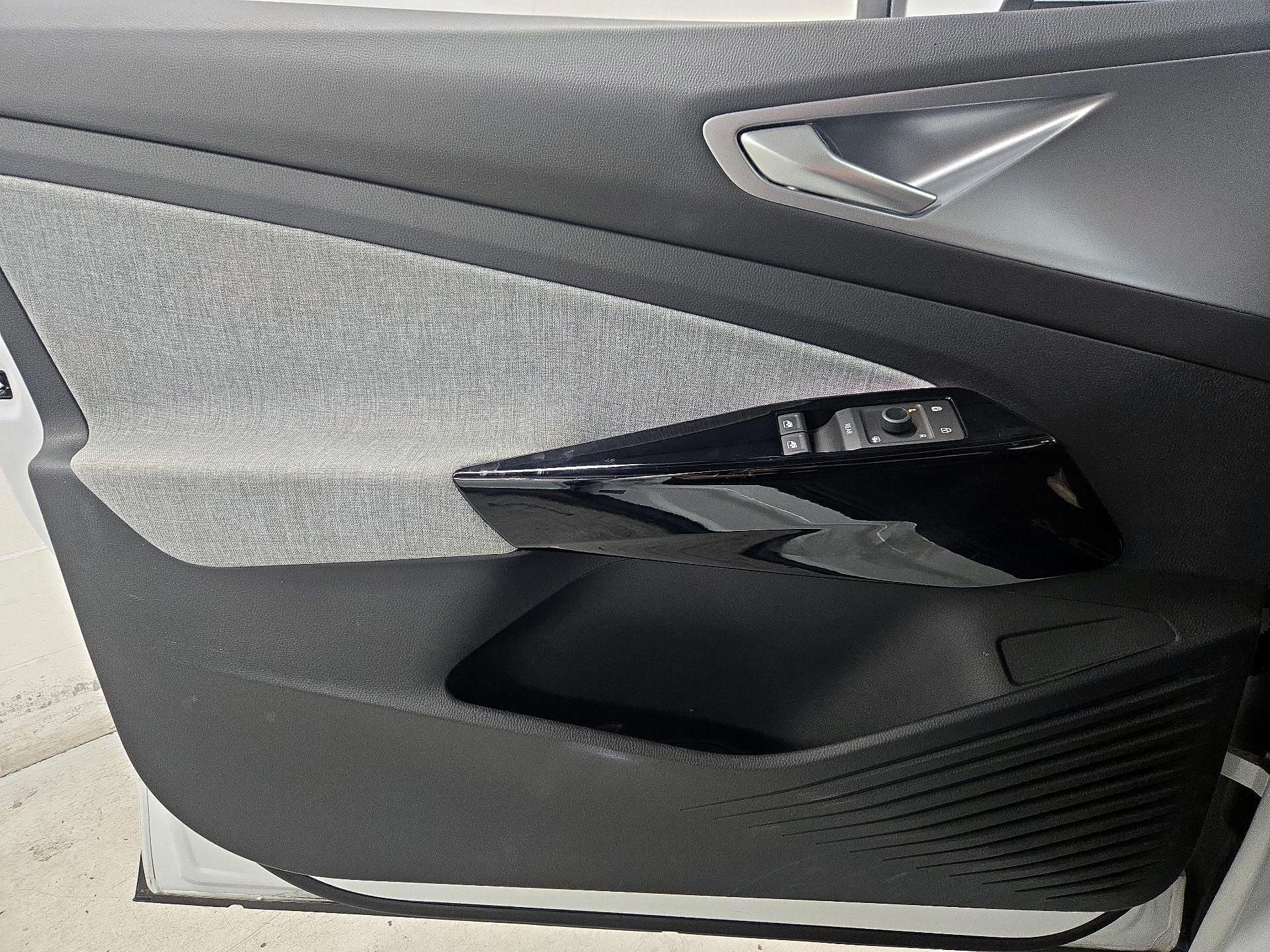 Thumbnail: 2023 Volkswagen ID.4 - 12