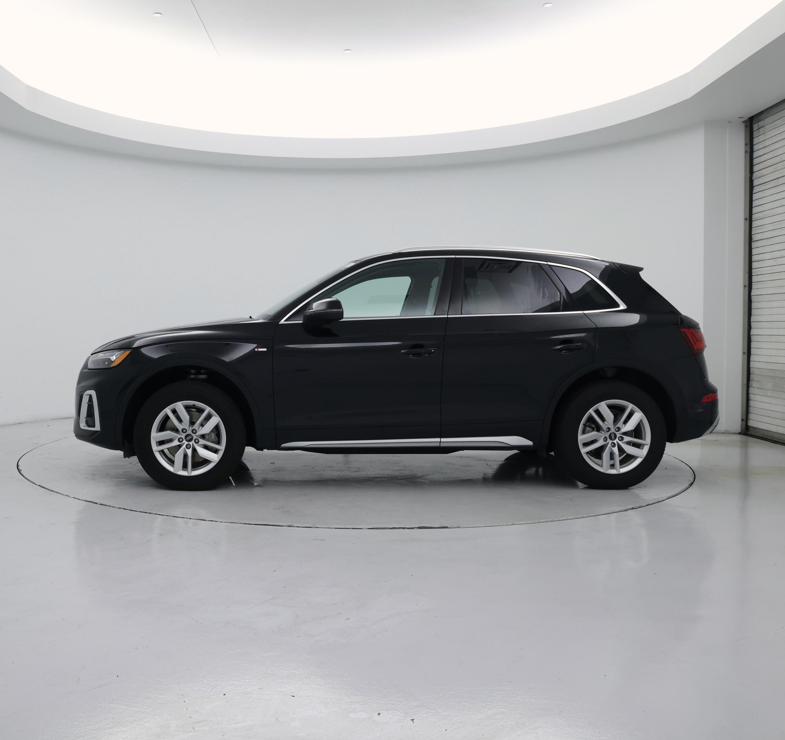 Thumbnail: 2023 Audi Q5 - 3