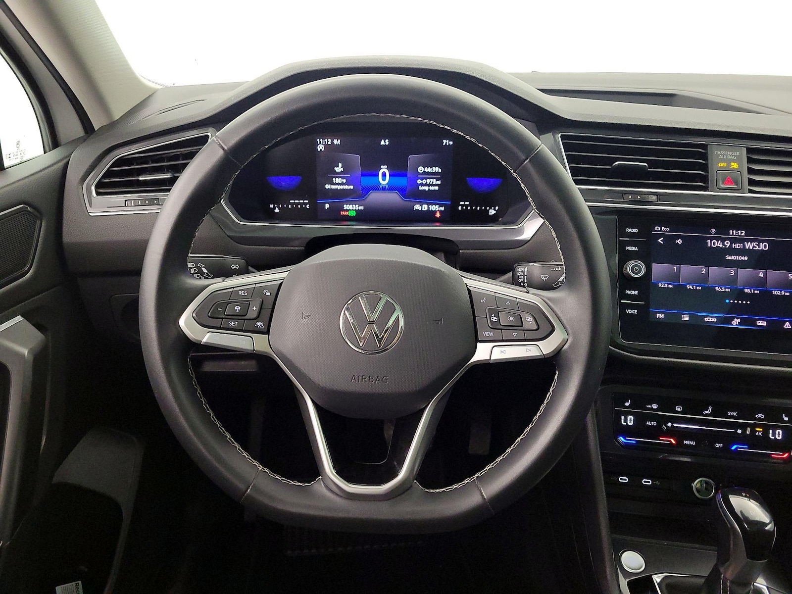 2023 Volkswagen Tiguan SE - Photo 11