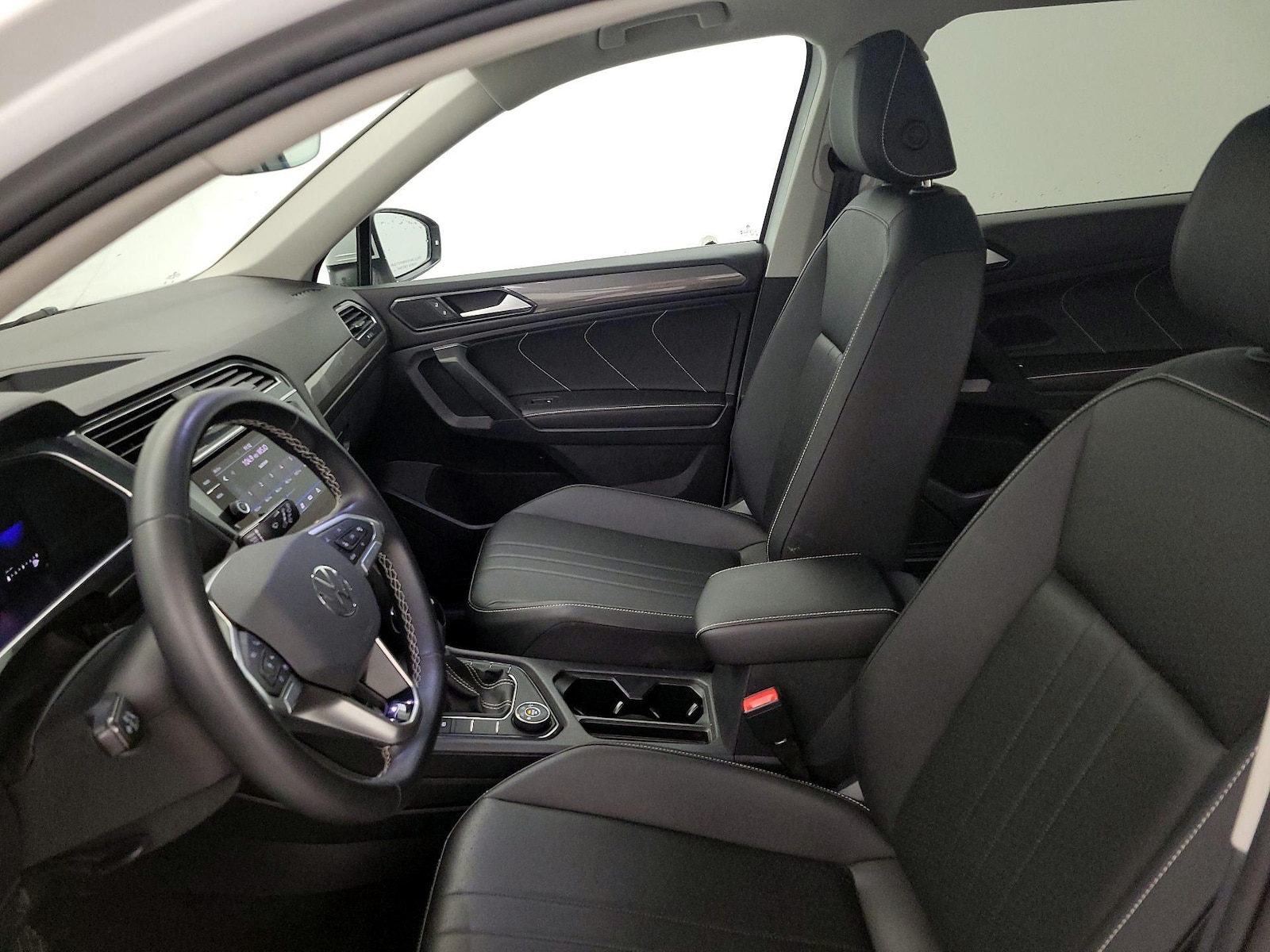 2023 Volkswagen Tiguan SE - Photo 12
