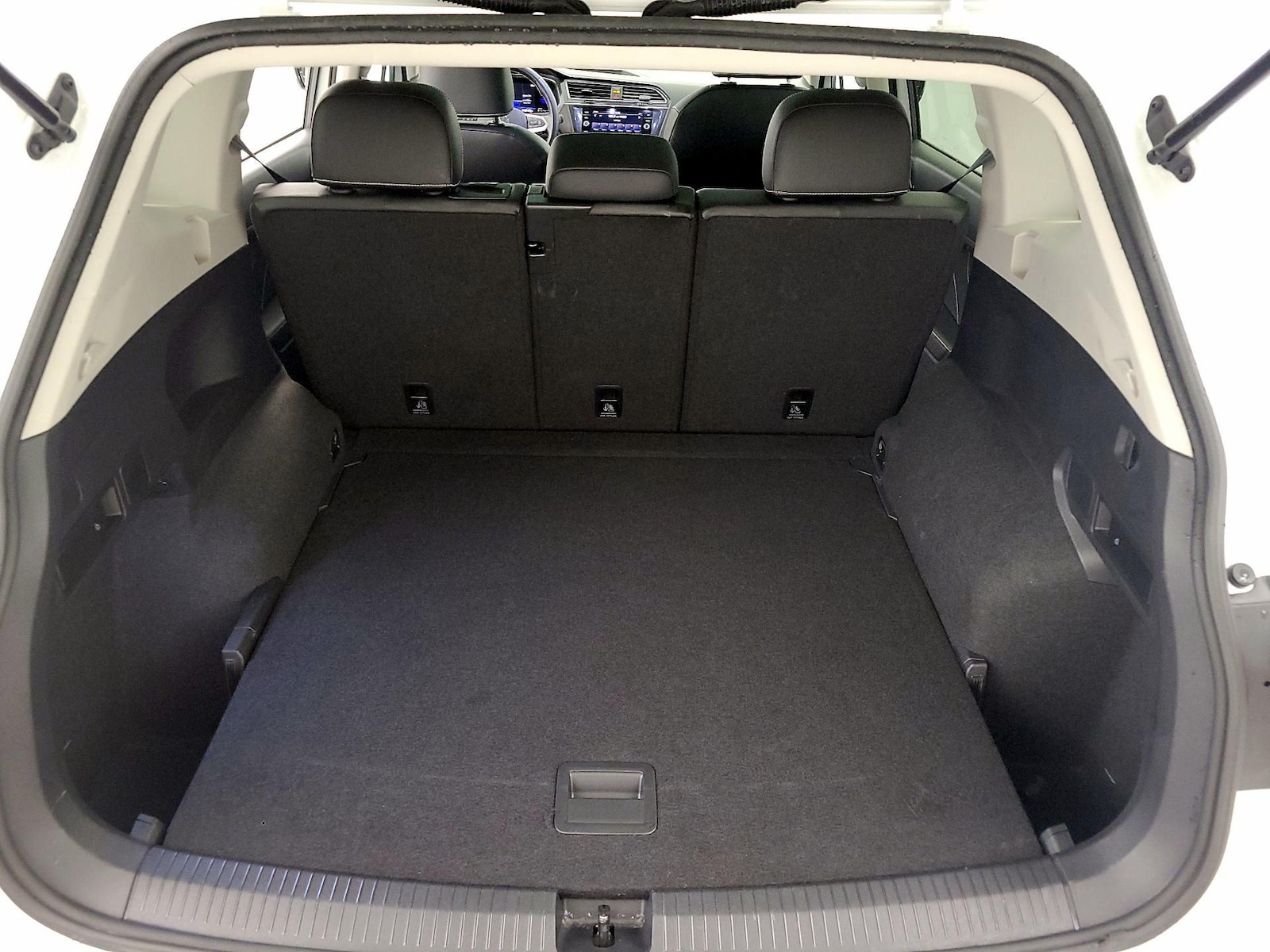 2023 Volkswagen Tiguan SE - Photo 23