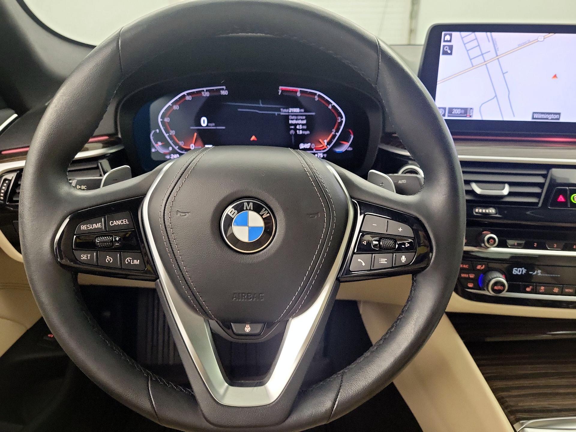Thumbnail: 2023 BMW 5 Series - 10