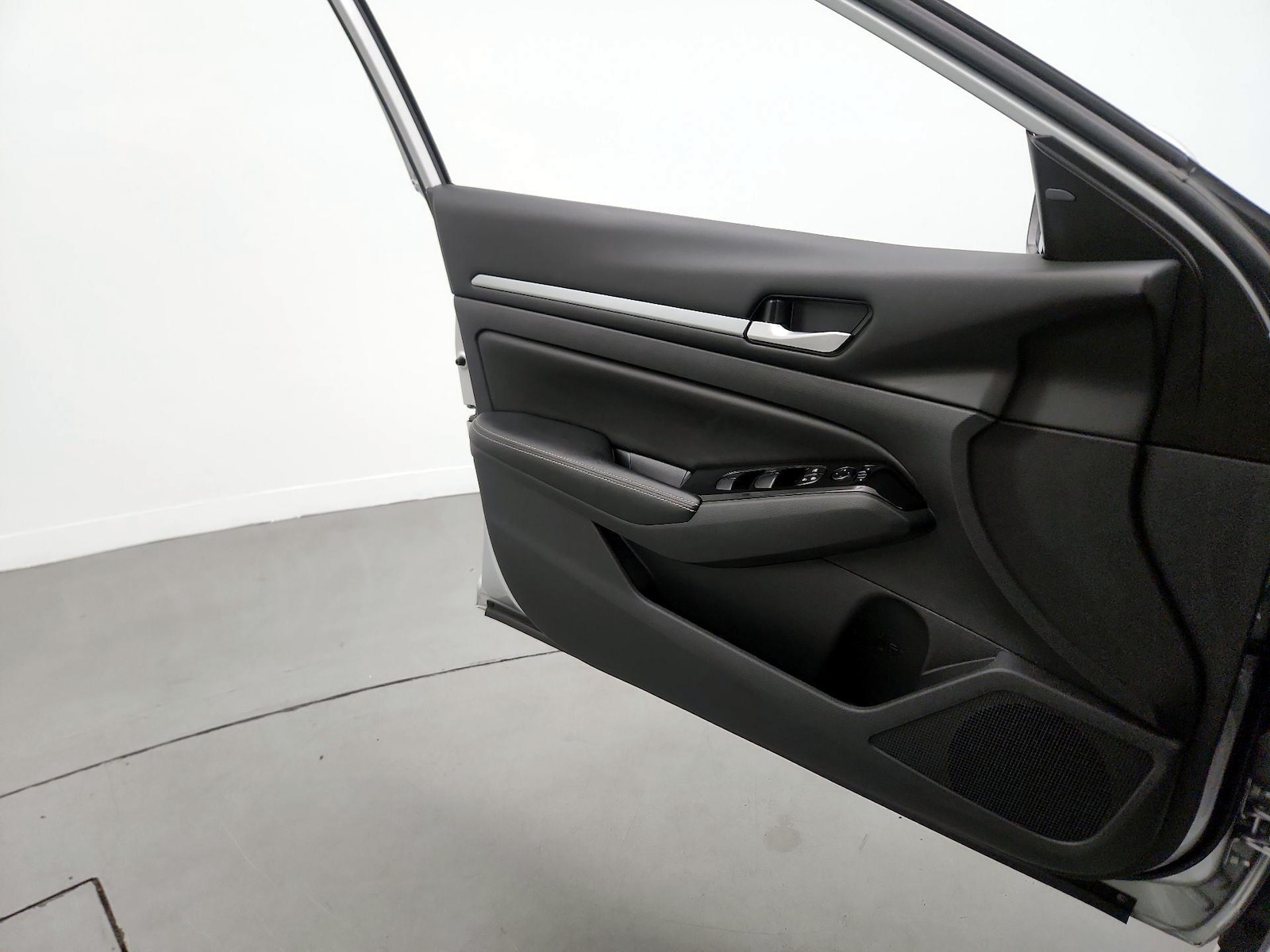 2023 Nissan Altima SV - Photo 13