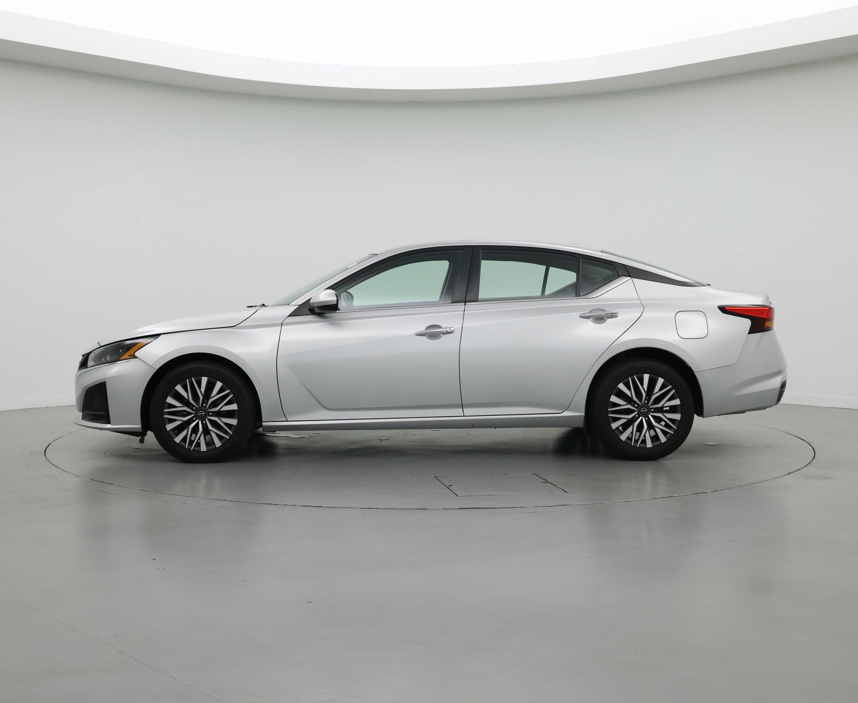 Thumbnail: 2023 Nissan Altima - 3