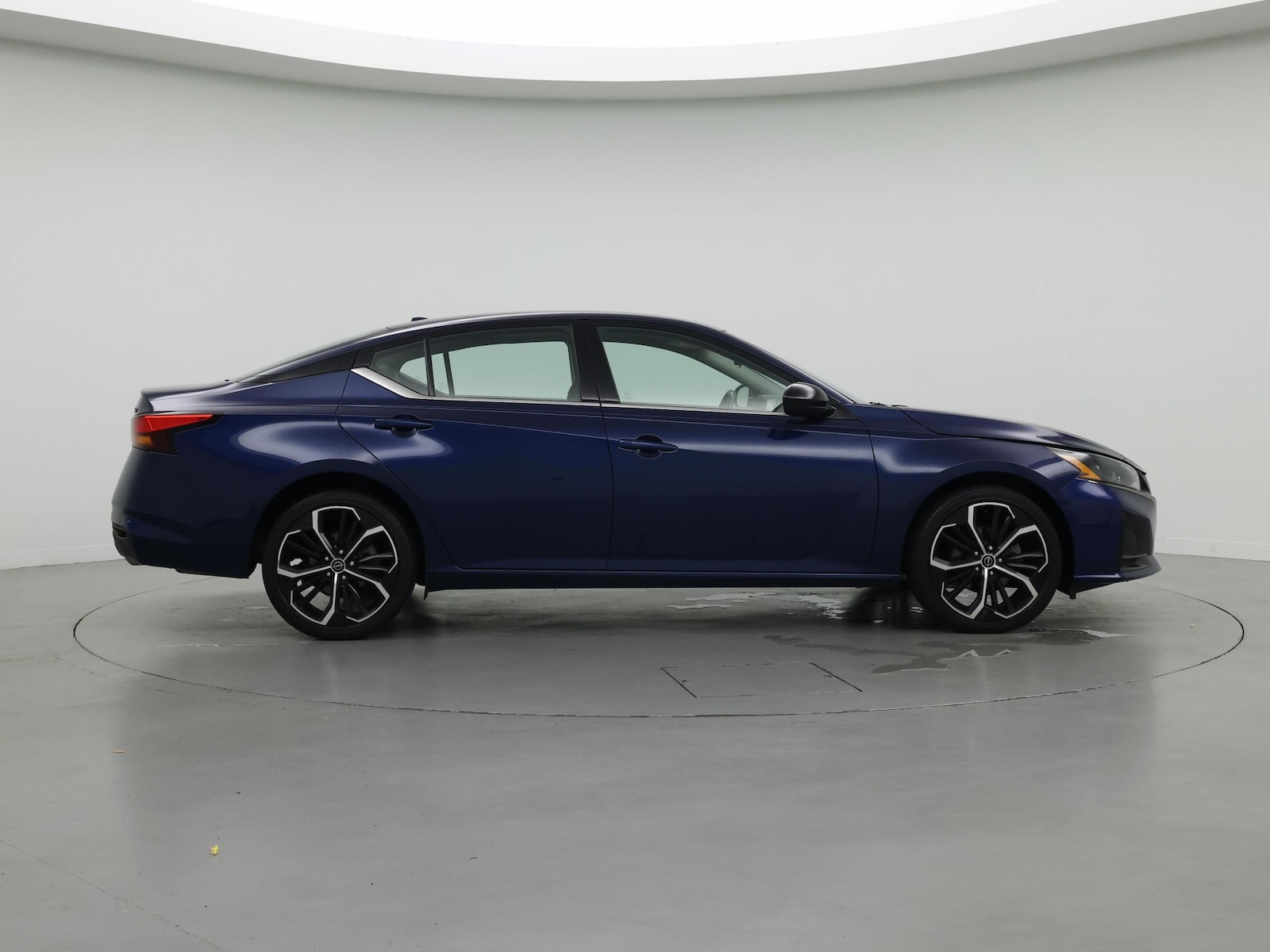 2023 Nissan Altima SR - Photo 8
