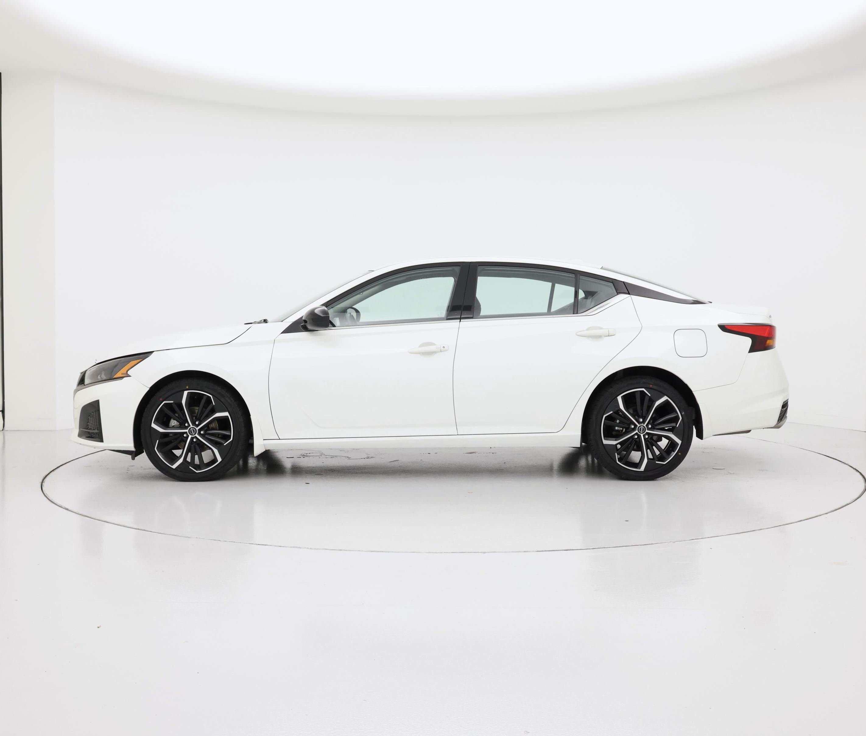 Thumbnail: 2024 Nissan Altima - 3