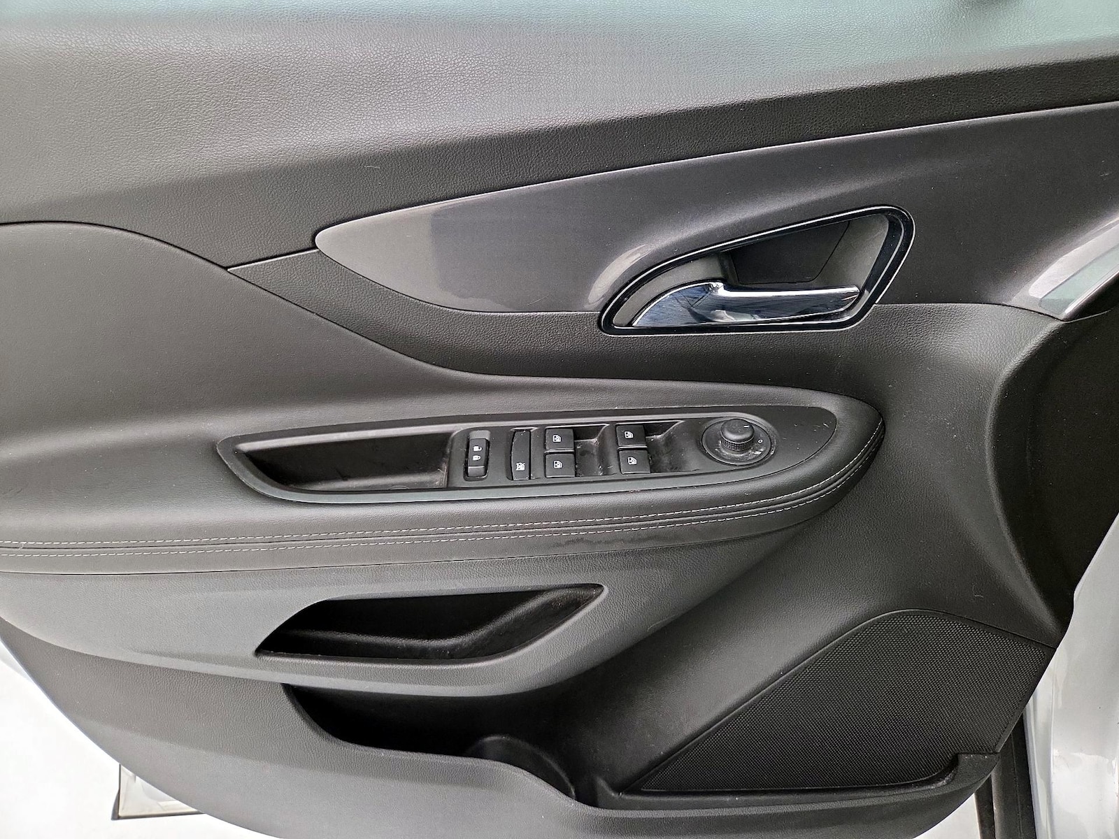 2022 Buick Encore Preferred - Photo 13