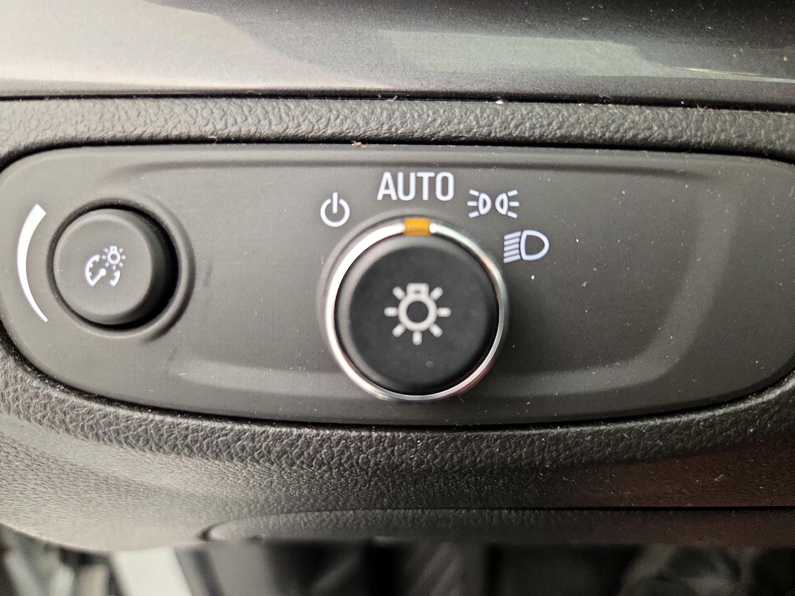 2022 Buick Encore Preferred - Photo 14