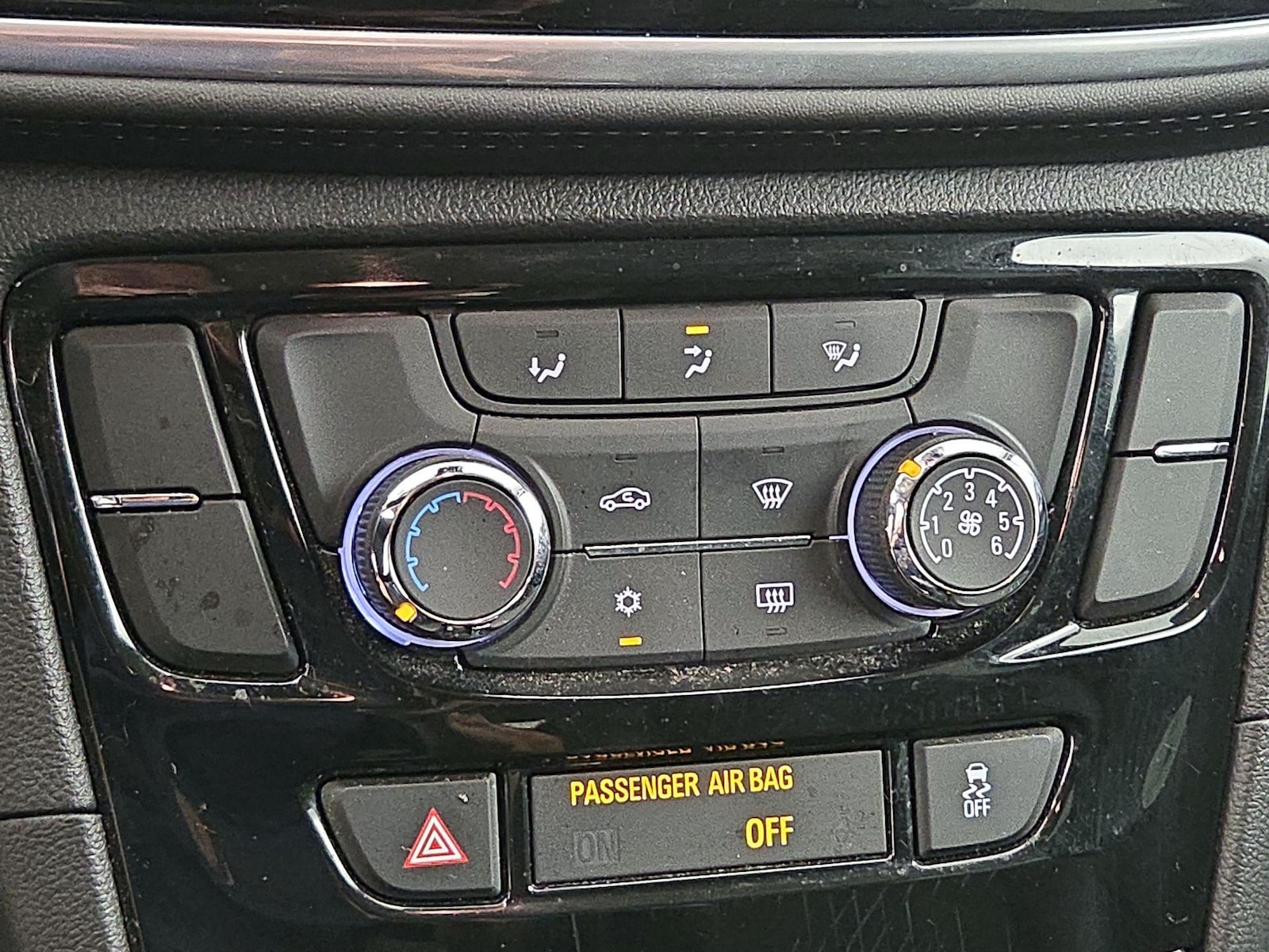 2022 Buick Encore Preferred - Photo 18