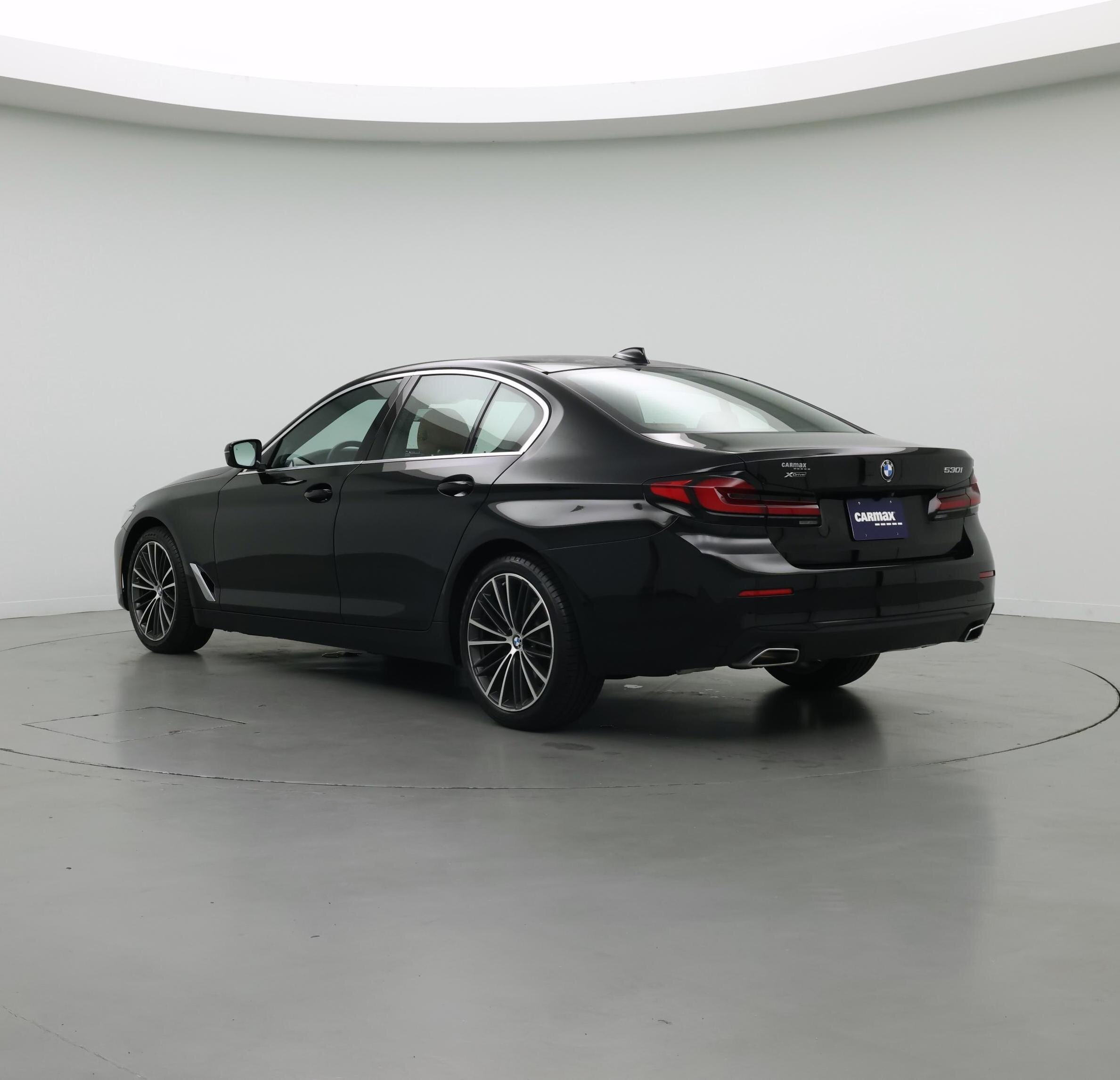 Thumbnail: 2023 BMW 5 Series - 2