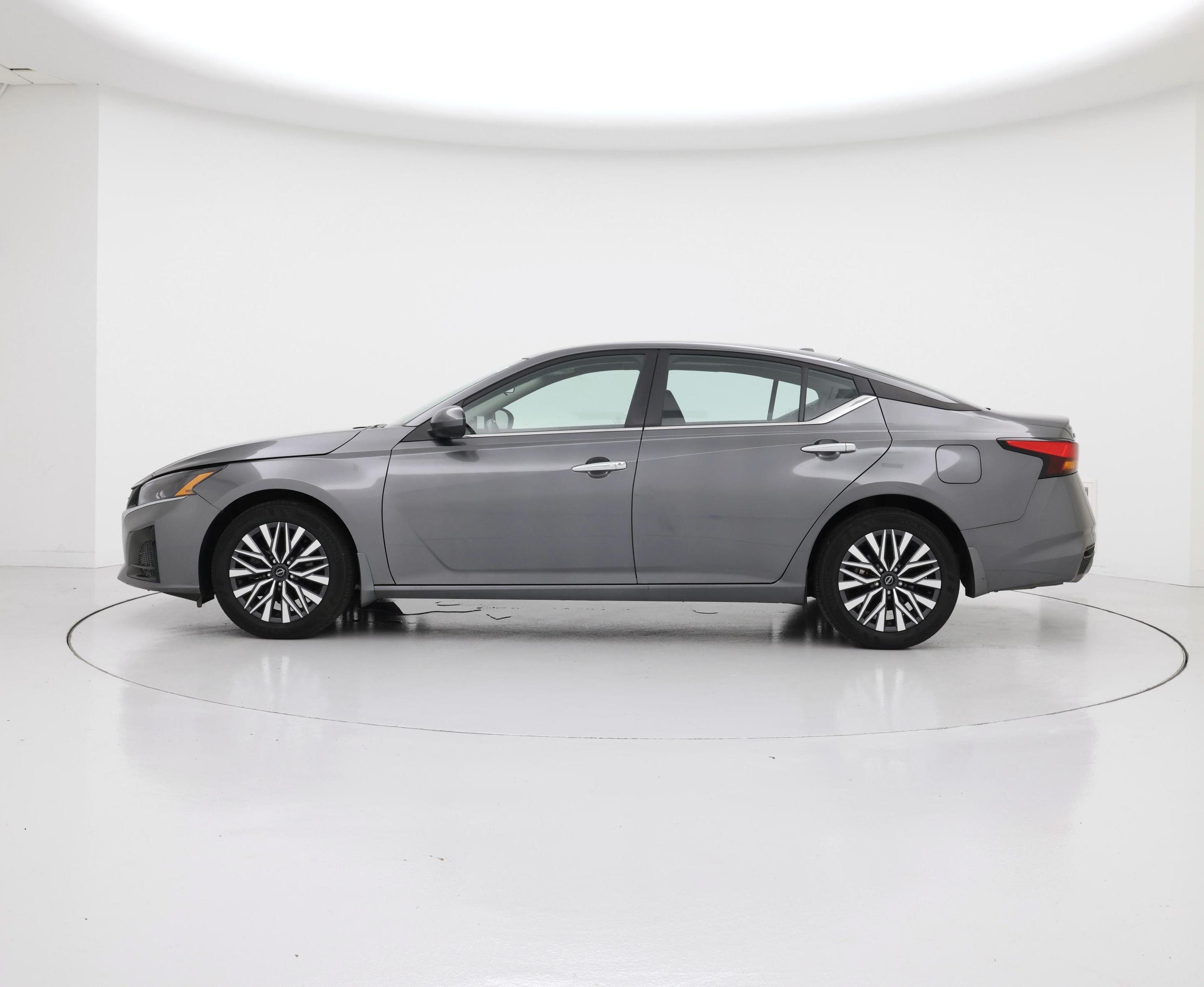 Thumbnail: 2024 Nissan Altima - 3