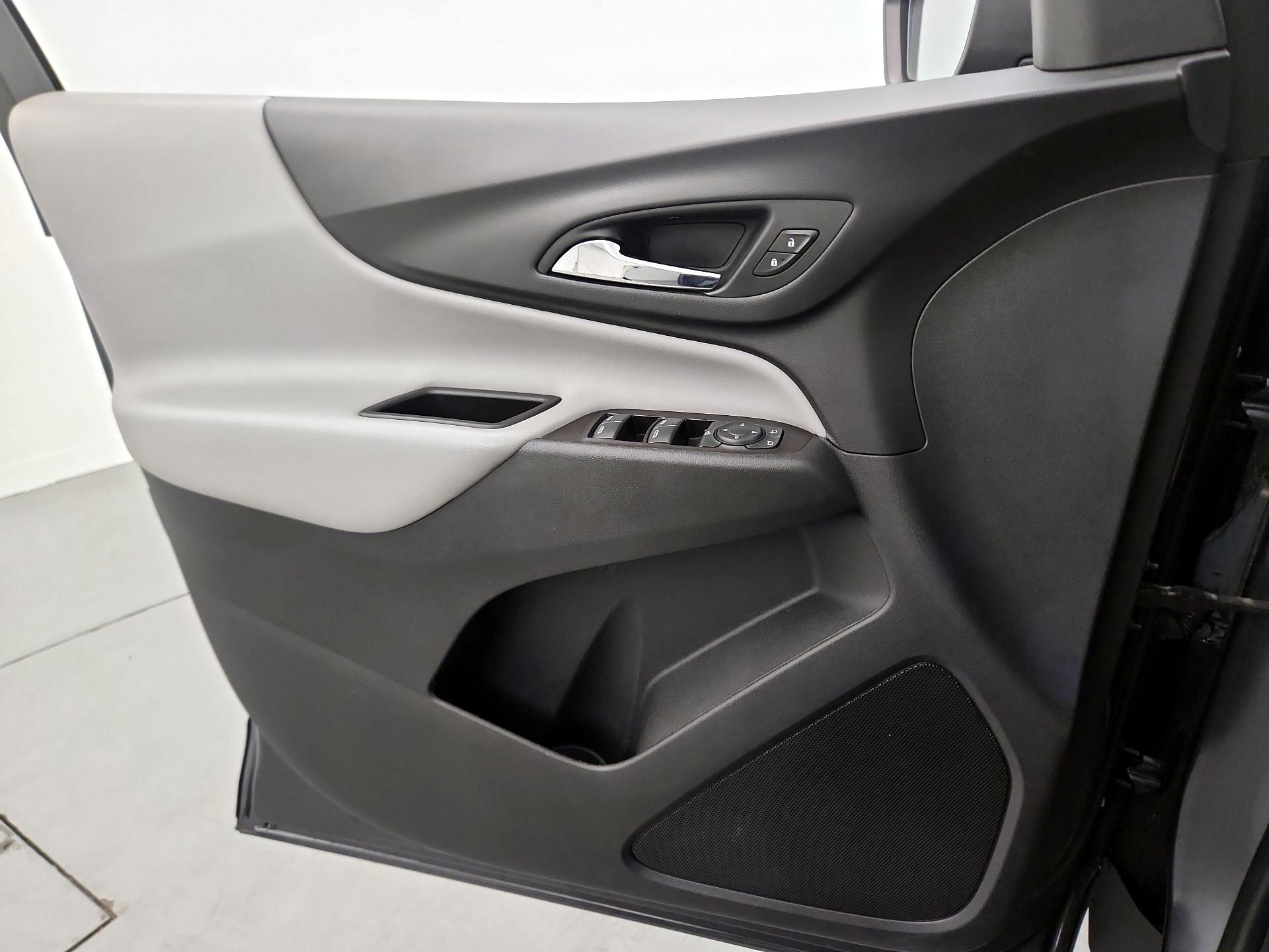 Thumbnail: 2022 Chevrolet Equinox - 12