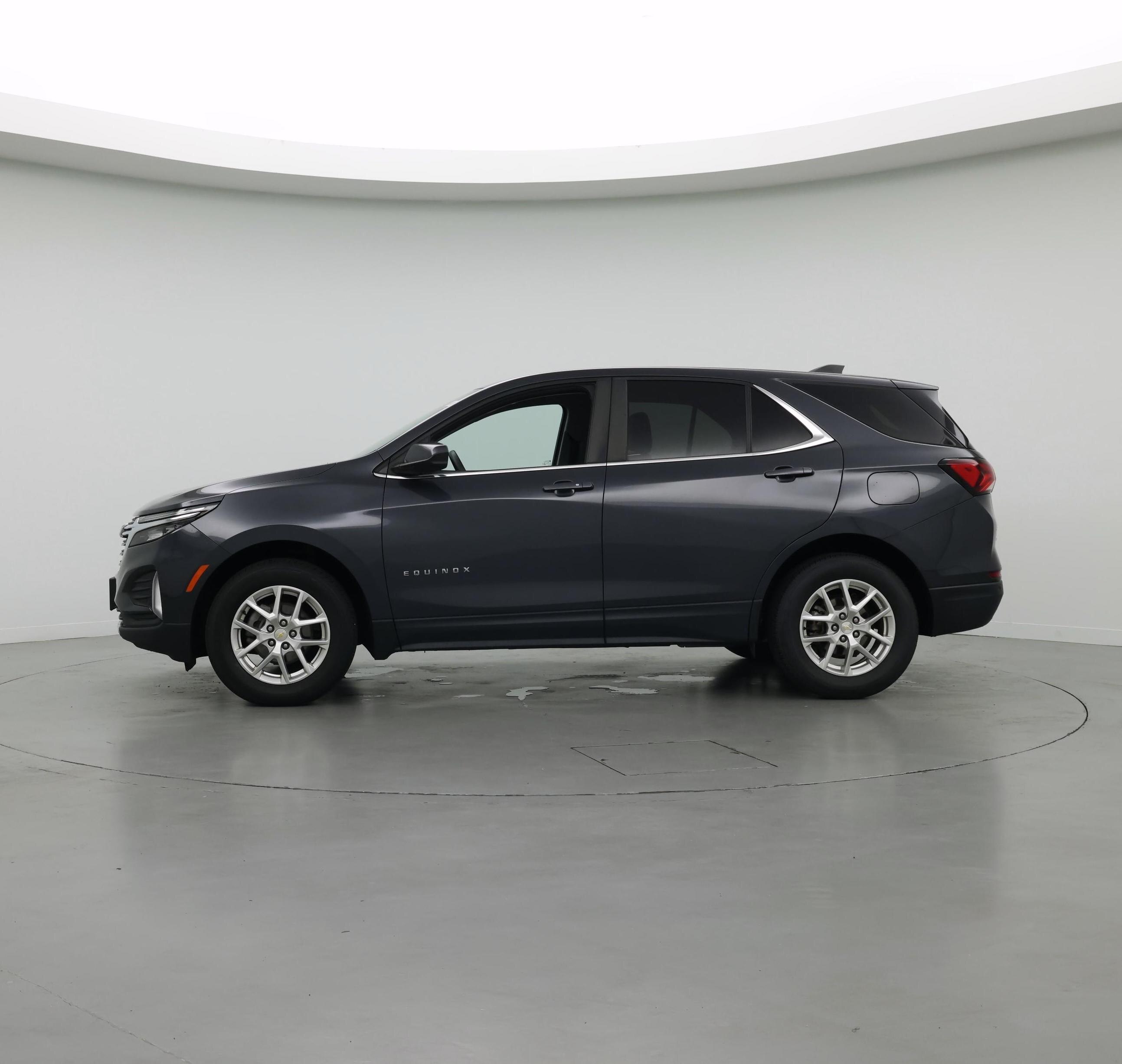 Thumbnail: 2022 Chevrolet Equinox - 3