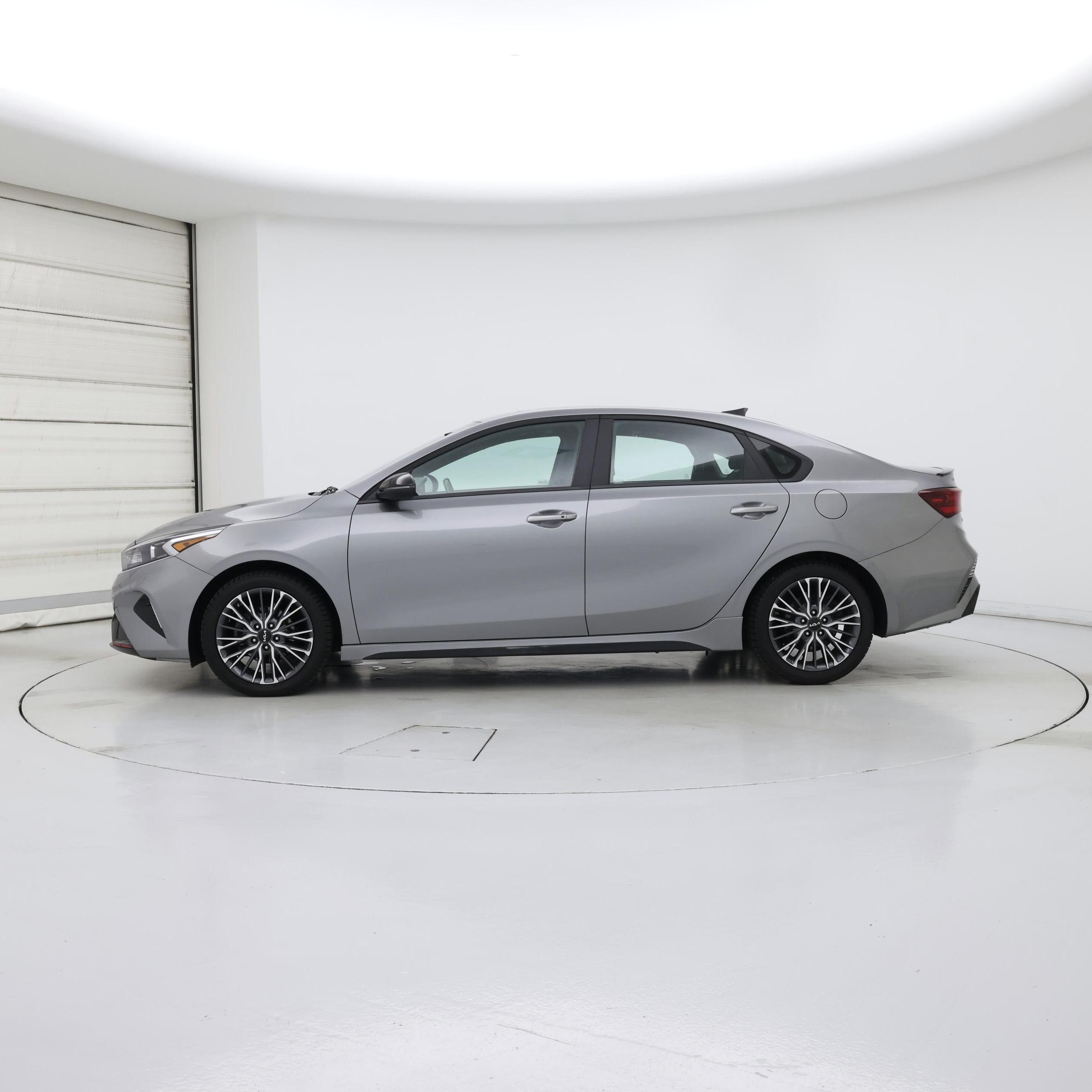 Thumbnail: 2024 Kia Forte - 3