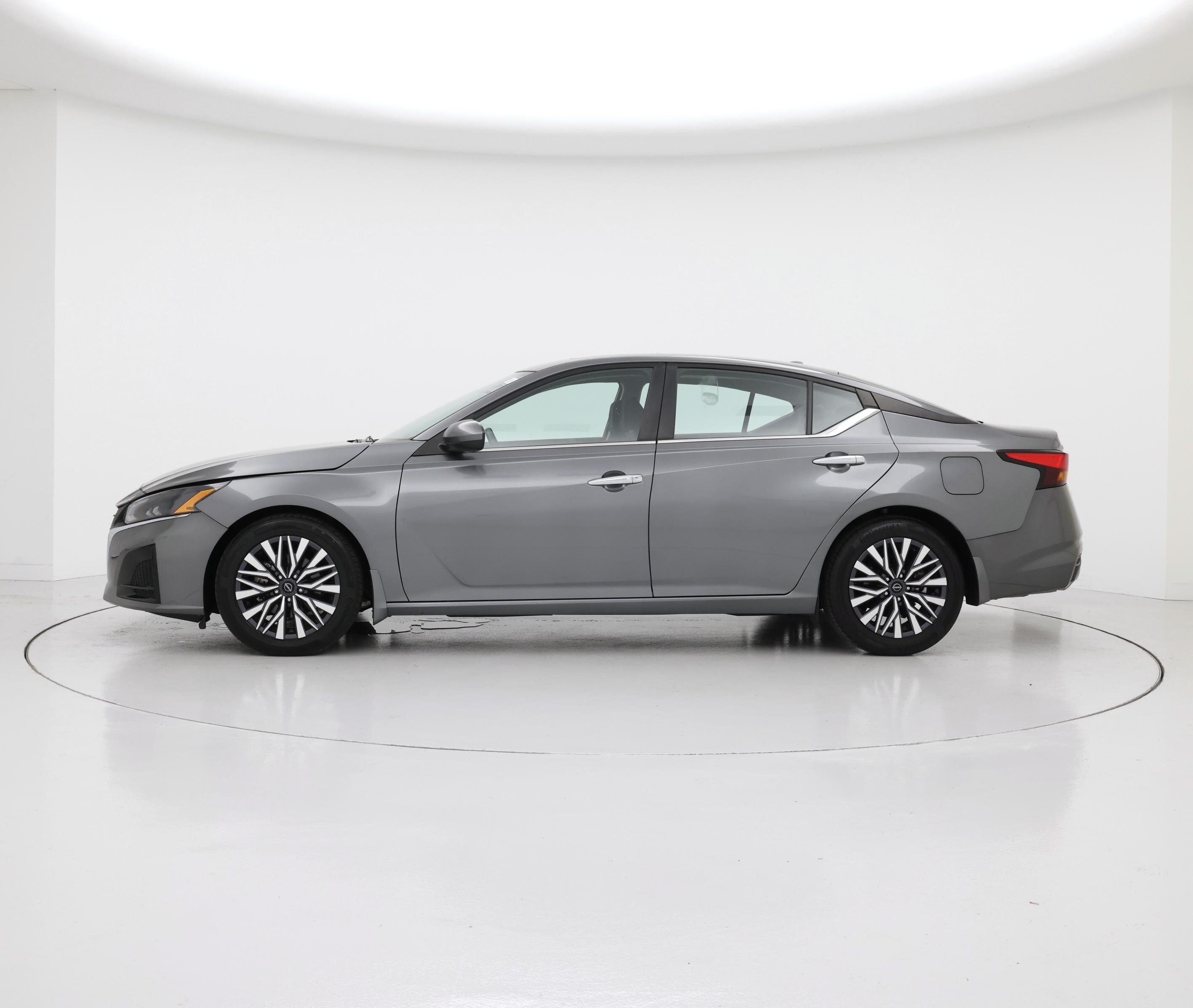 Thumbnail: 2023 Nissan Altima - 3