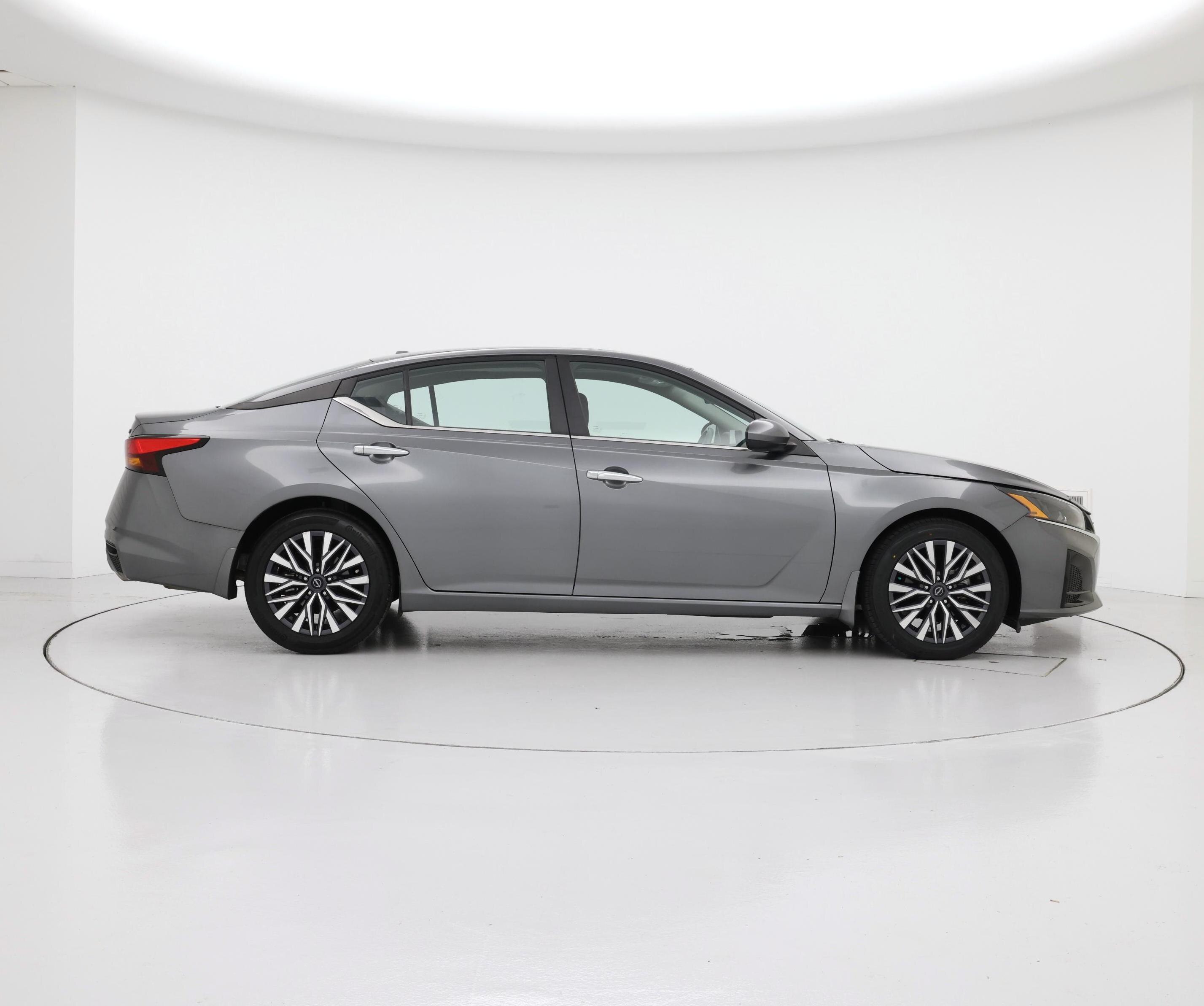 Thumbnail: 2023 Nissan Altima - 7