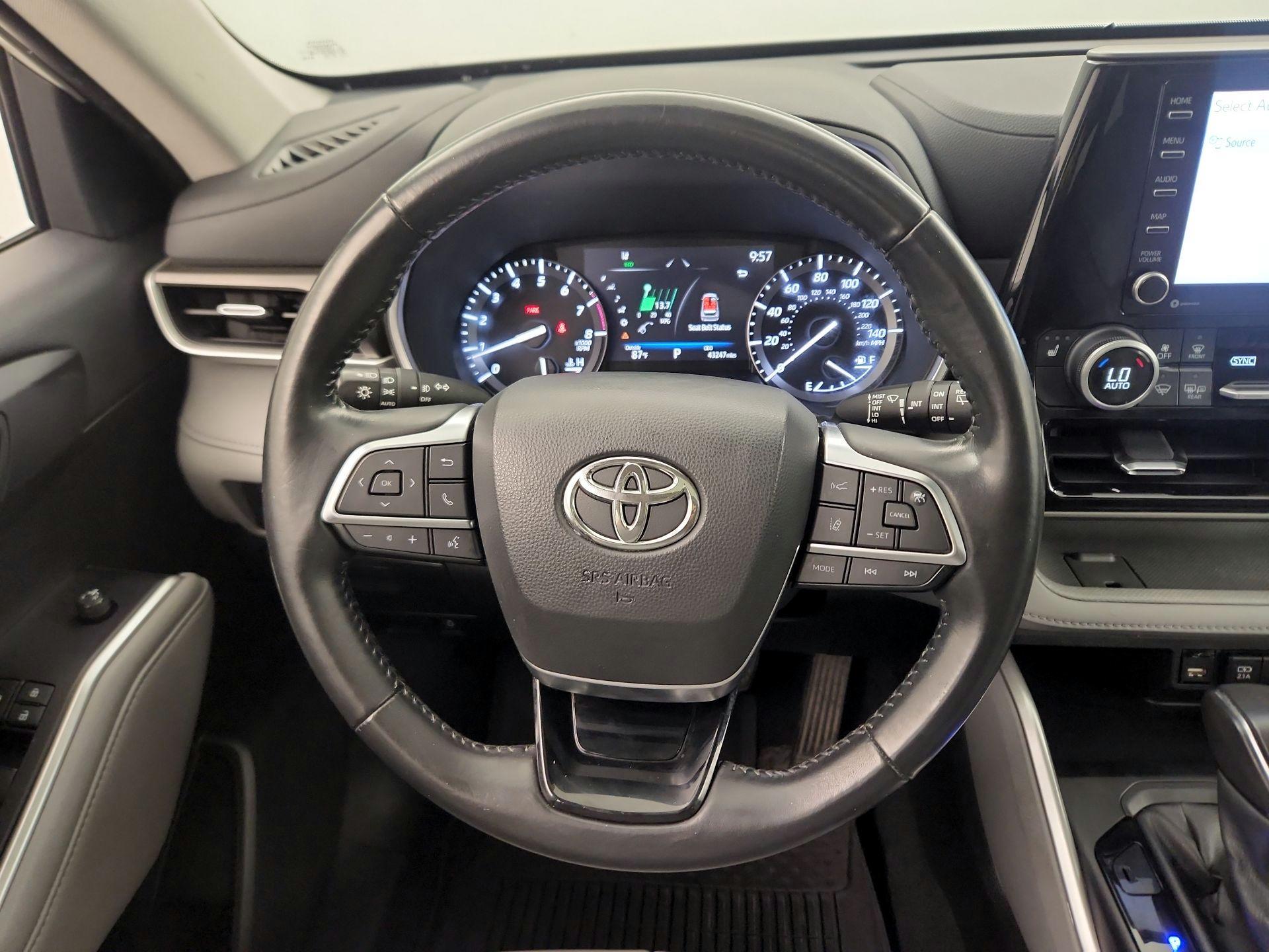 Thumbnail: 2021 Toyota Highlander - 10